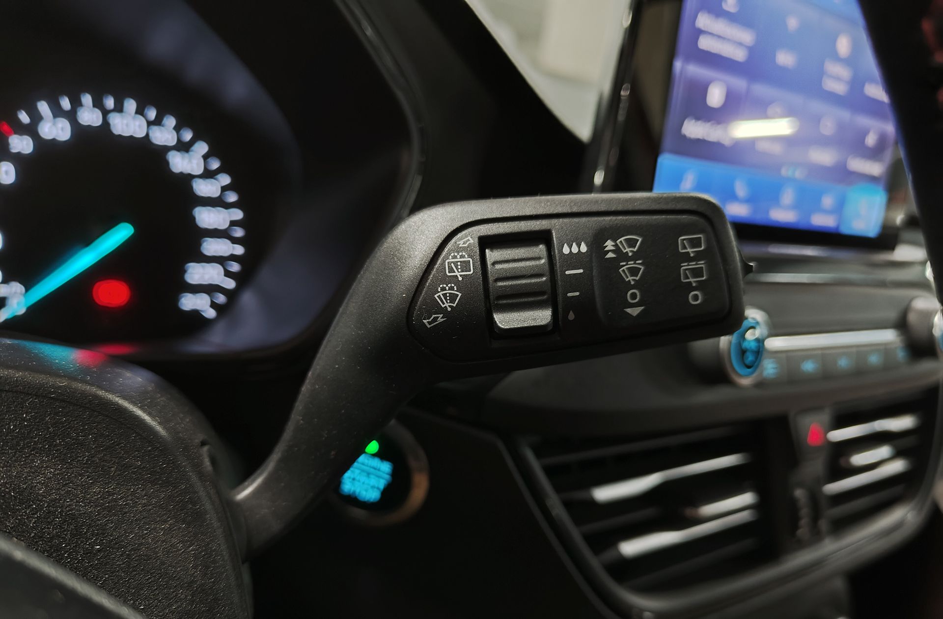 Ford Focus 1.0 EcoBoost ST-Line - foto 31