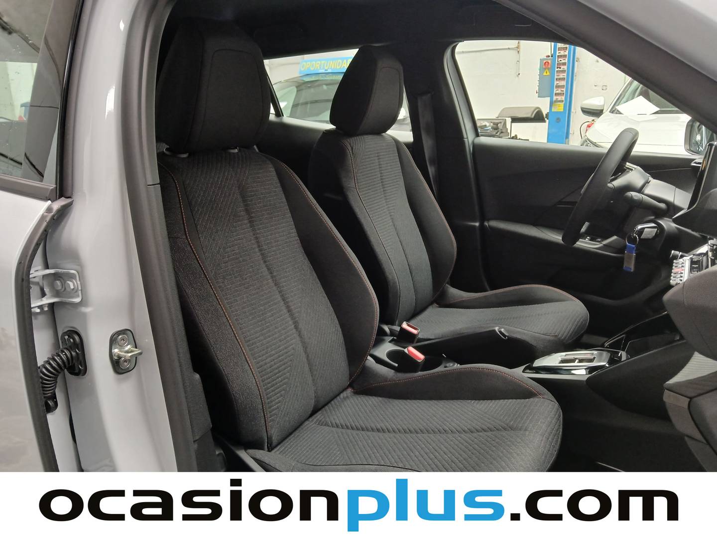 Peugeot 2008 Peugeot 2008 Edition Hybrid eDCS6 (110 CV) automático
