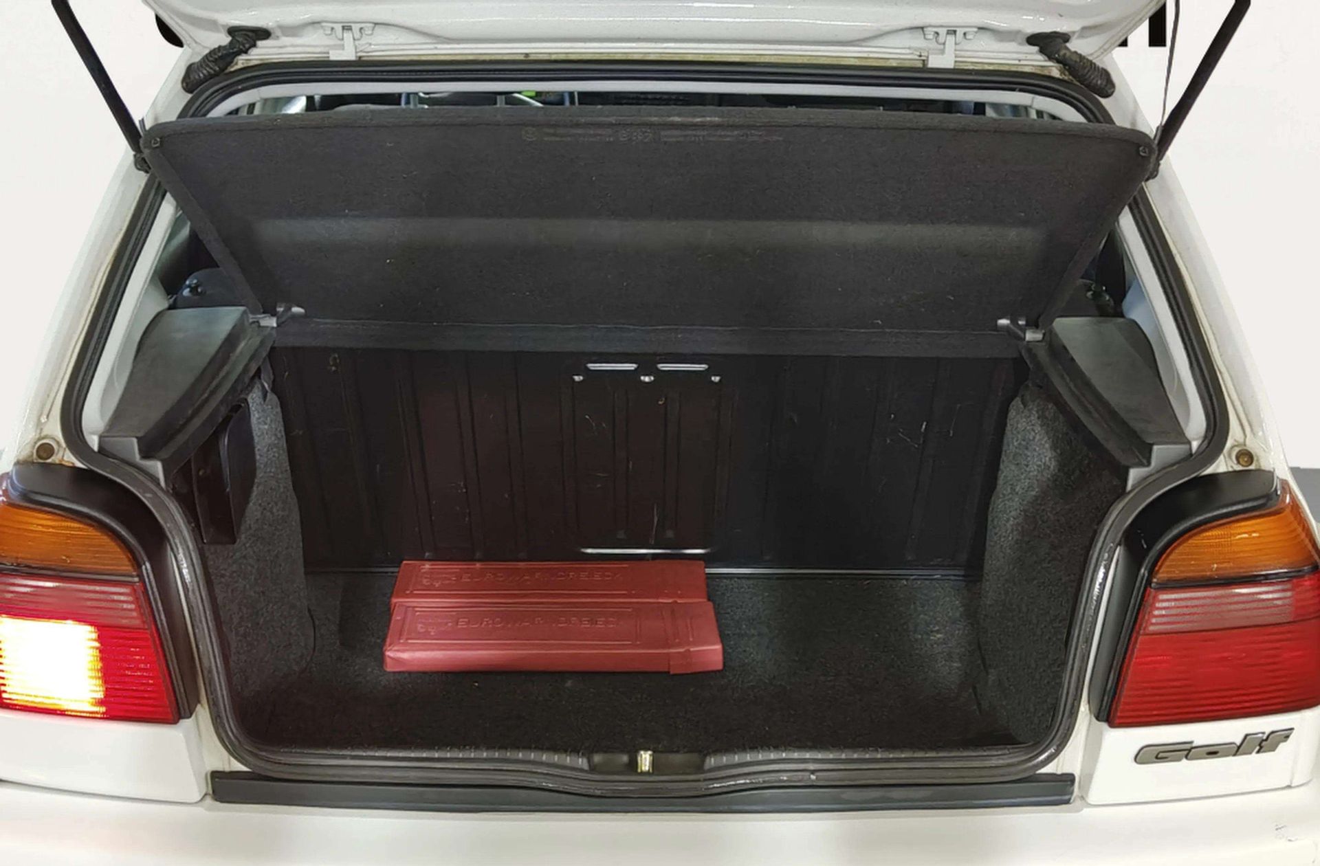 Volkswagen Golf 1.6 S - foto 12
