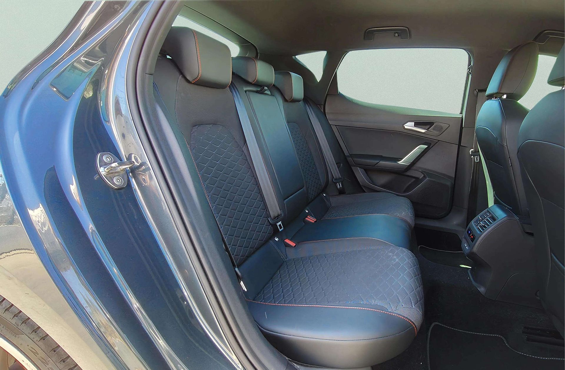 SEAT León 1.5 eTSI FR DSG - foto 23