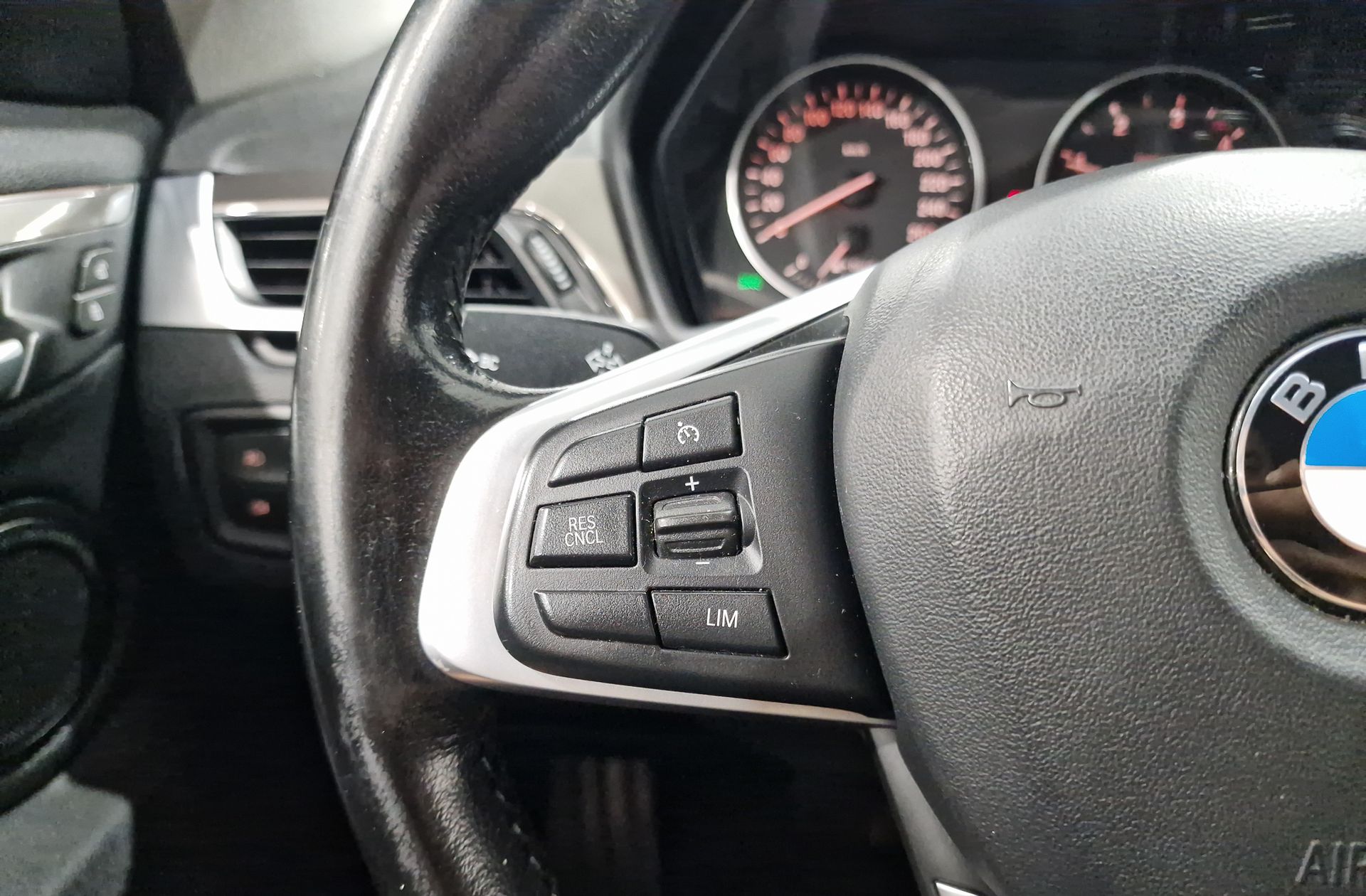BMW X1 sDrive18d - foto 31