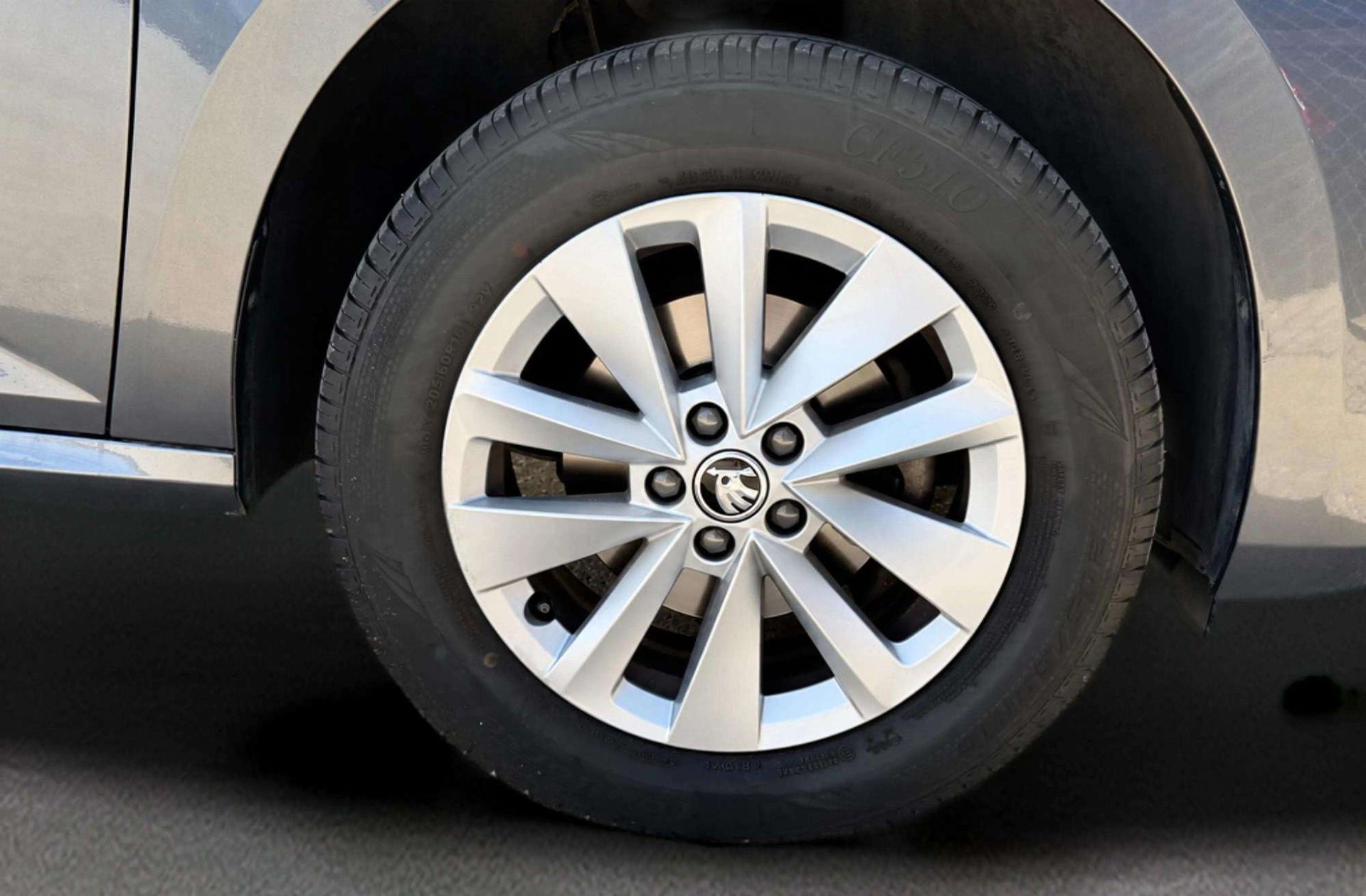 Škoda Kamiq 1.0 TSI Selection DSG - foto 28