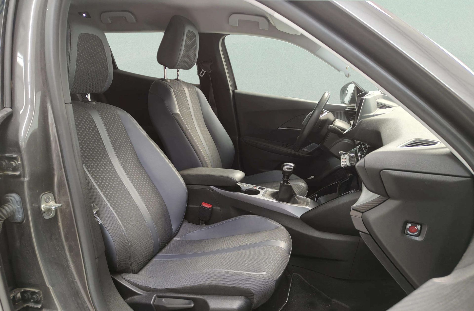 Peugeot 2008 PureTech 130 Allure - foto 18