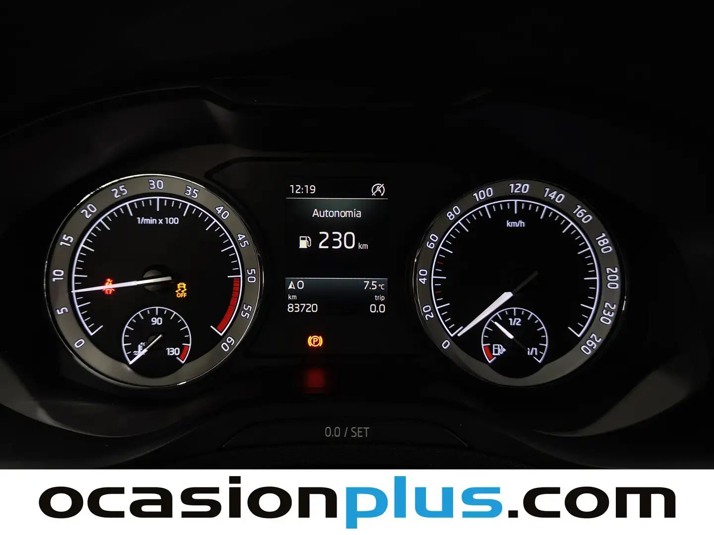 Foto Skoda Karoq Skoda Karoq 1.6 TDI Like (115 CV)