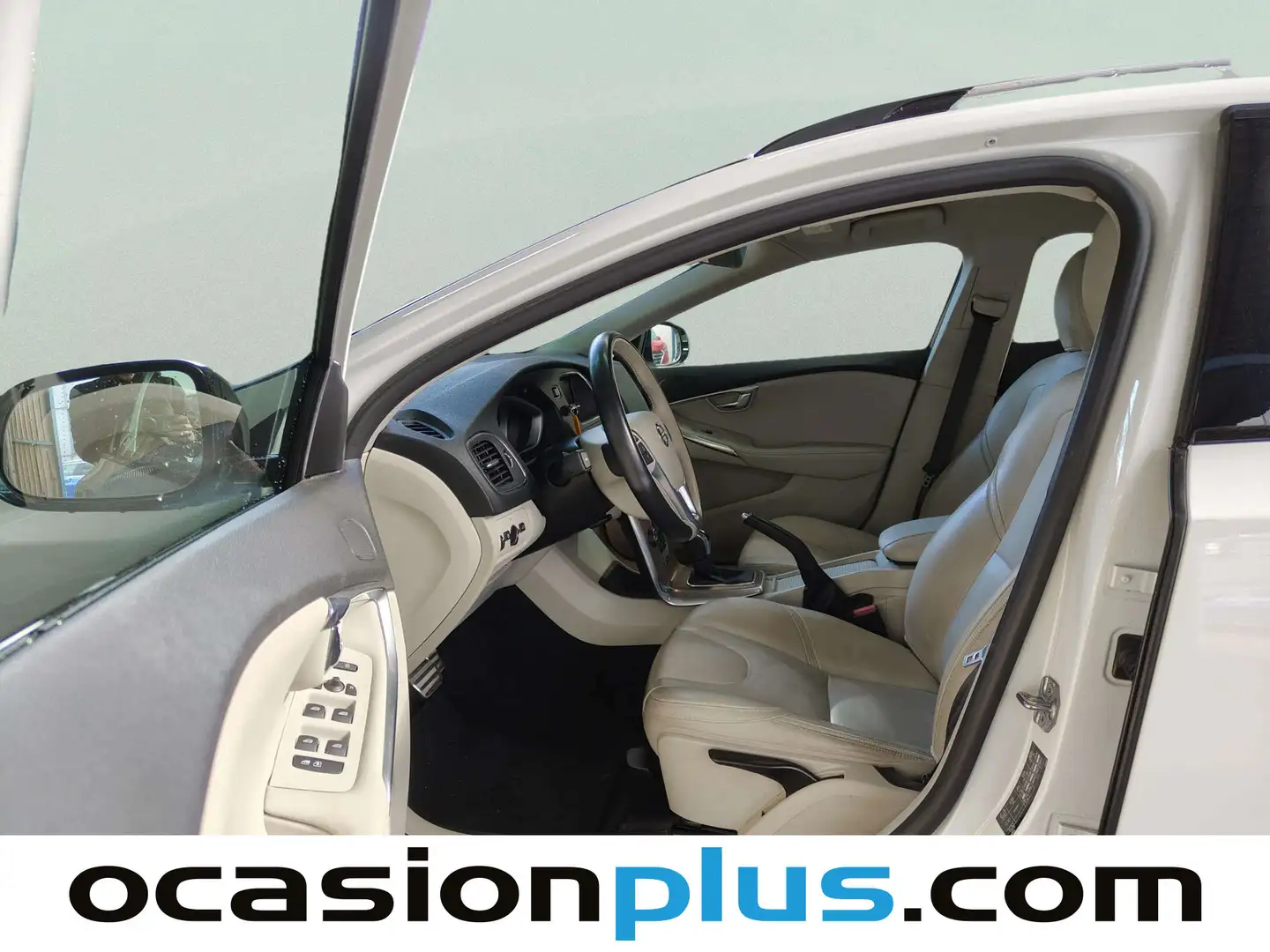 Foto Volvo V40 Cross Country Volvo V40 Cross Country Cross Country T3 Pro Auto  (152 CV)