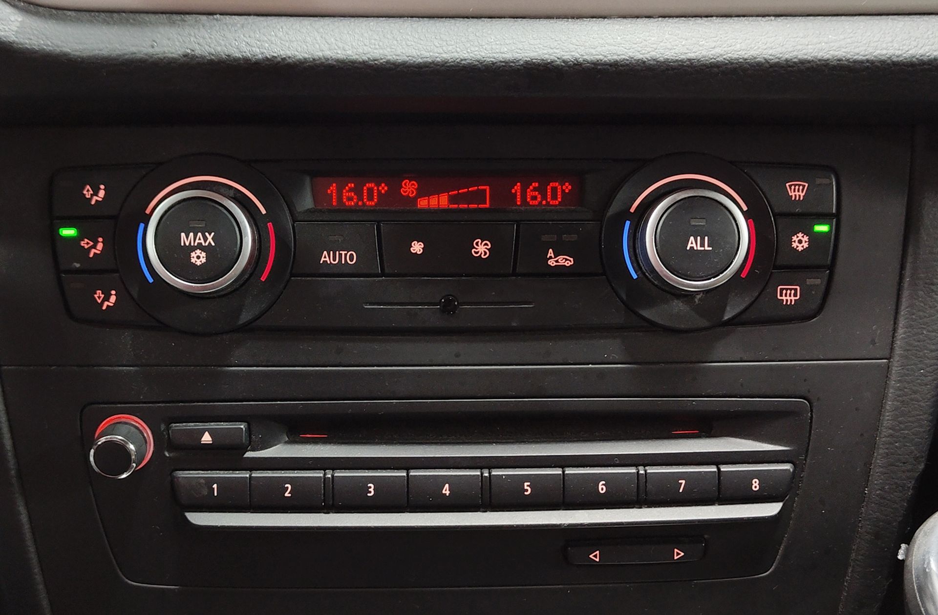 BMW X1 sDrive18d - foto 30