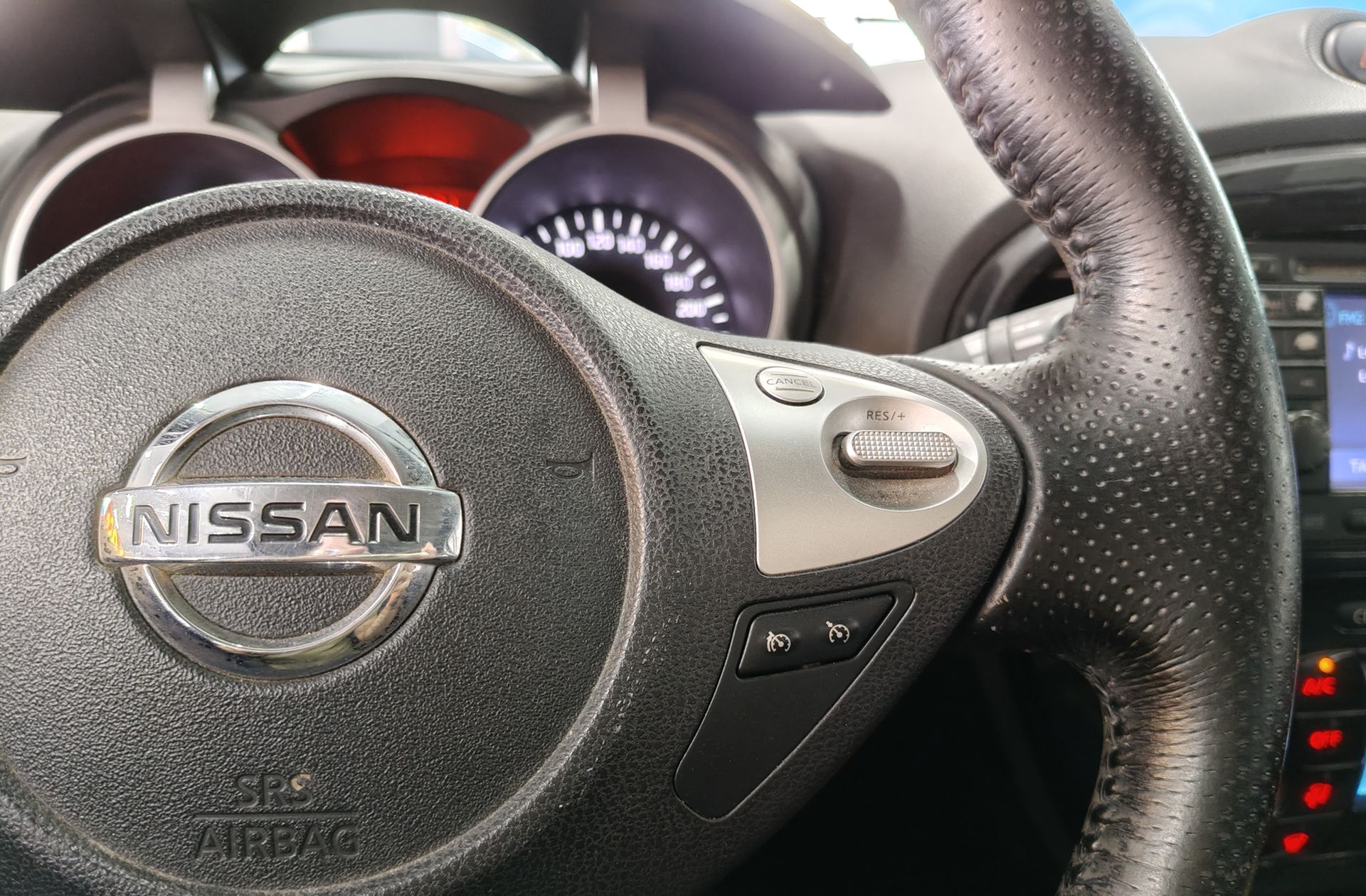 Nissan Juke 1.6 Tekna Premium 4x2 - foto 23