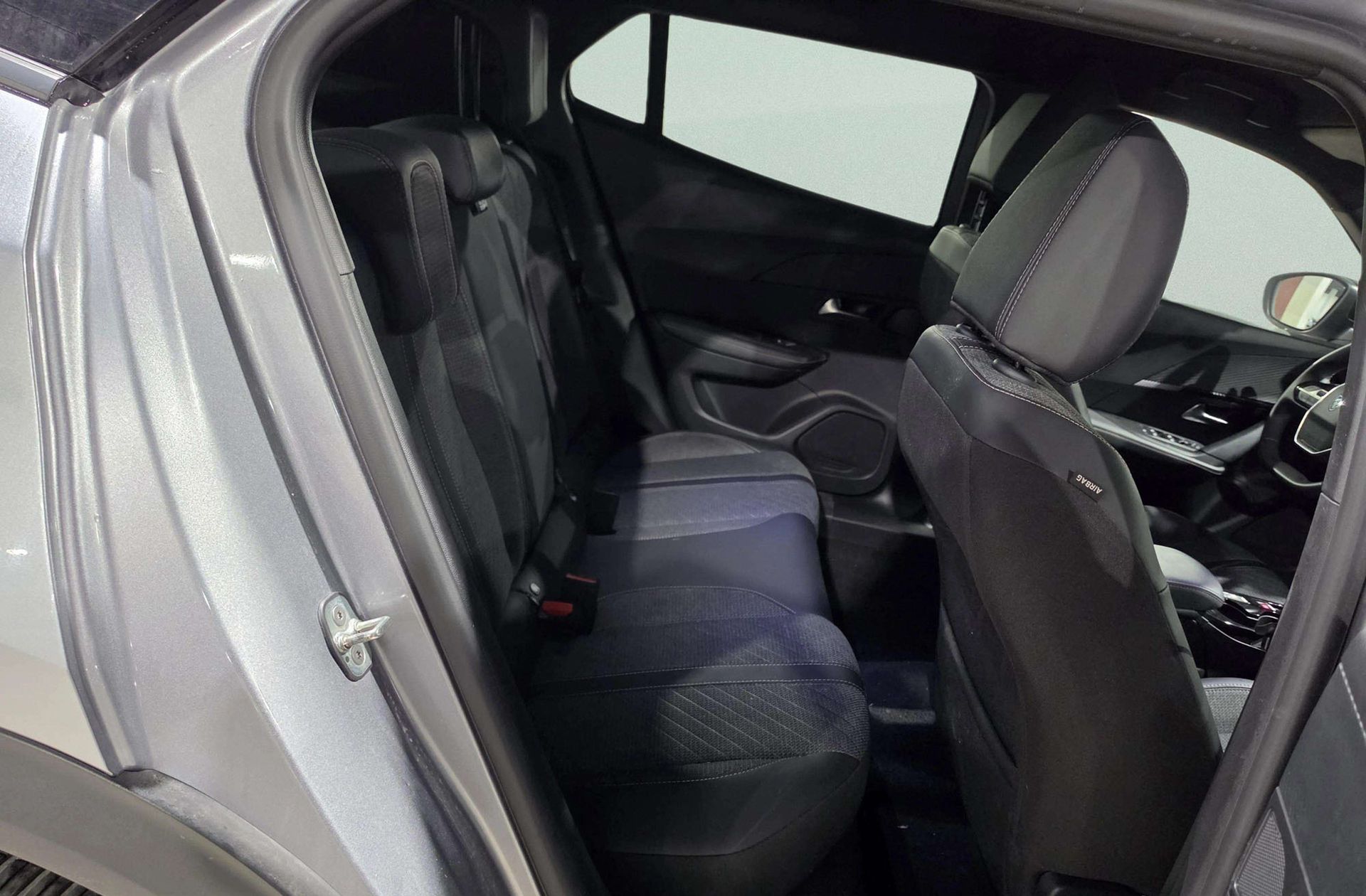 Peugeot 2008 Allure Hybrid eDCS6 - foto 19