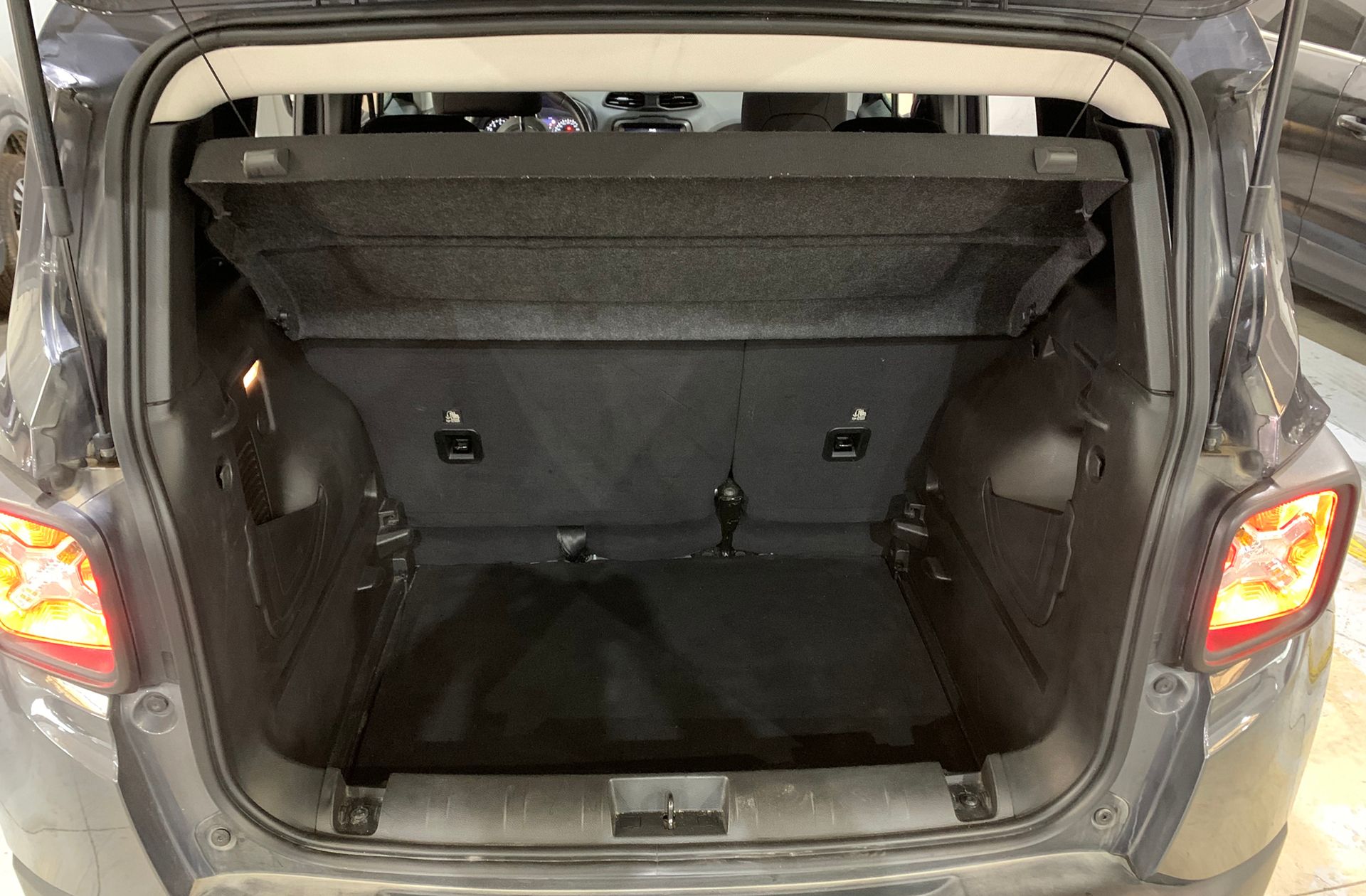 Jeep Renegade eHybrid 1.5 Limited ATX - foto 14