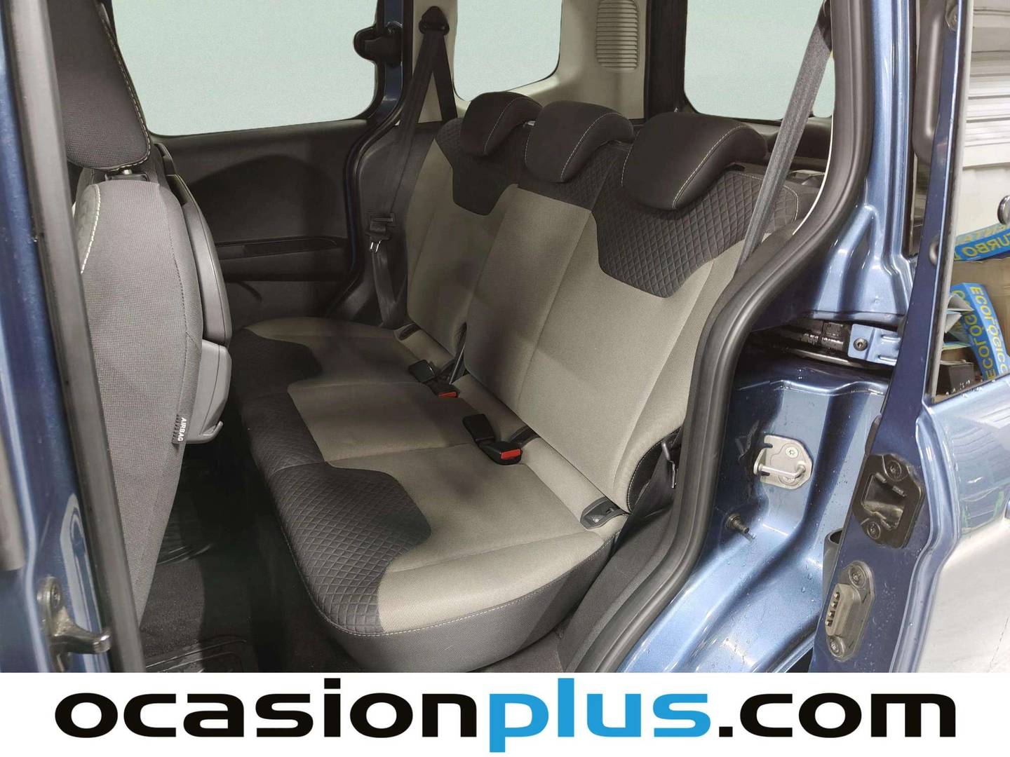 Foto asientos traseros Ford Tourneo Courier Ford Tourneo Courier 1.5 TDCi Titanium (100 CV)