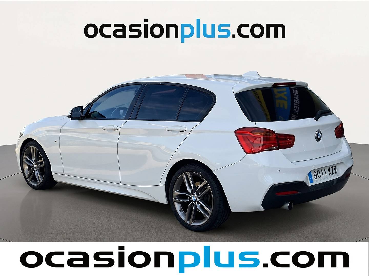 Foto trasera BMW Serie 1 BMW Serie 1 118d (150 CV)Pack M izquierda