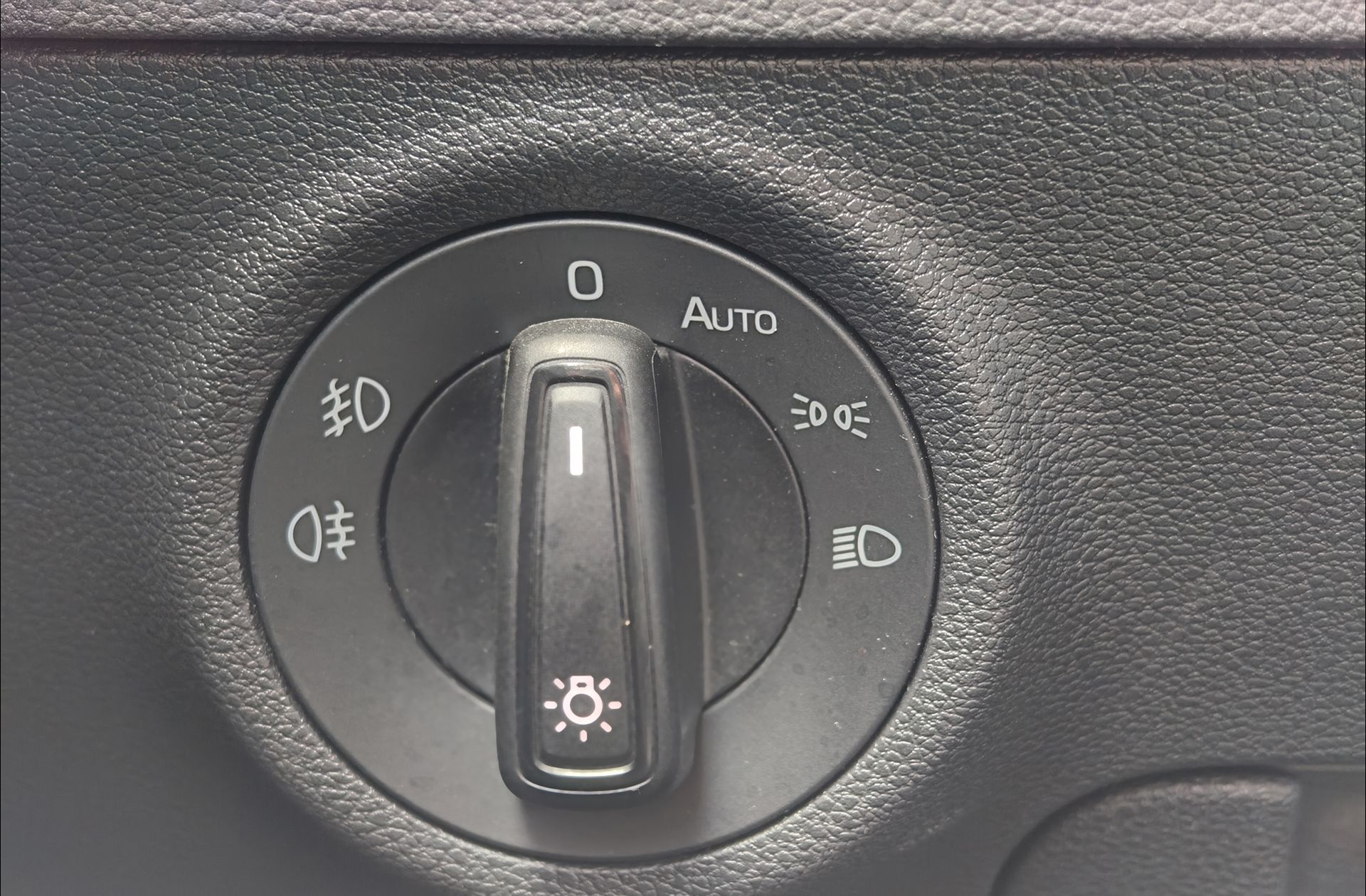 Škoda Karoq 2.0 TDI Selection - foto 25