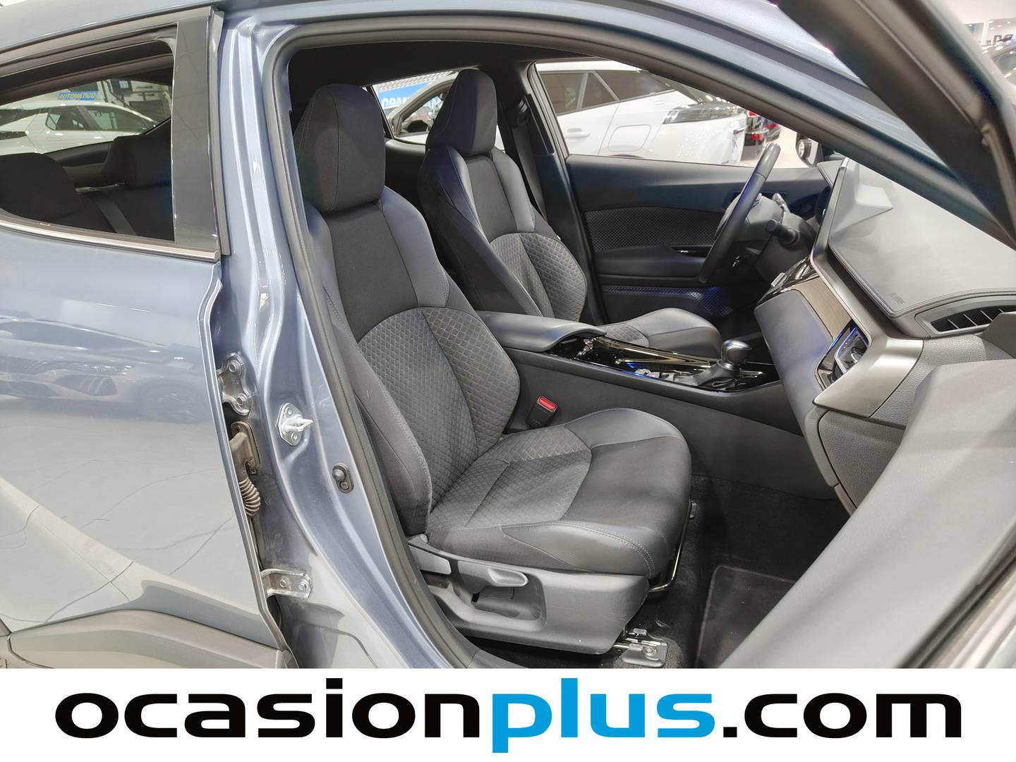 Foto Toyota C-HR Toyota C-HR 180H Advance (184 CV)