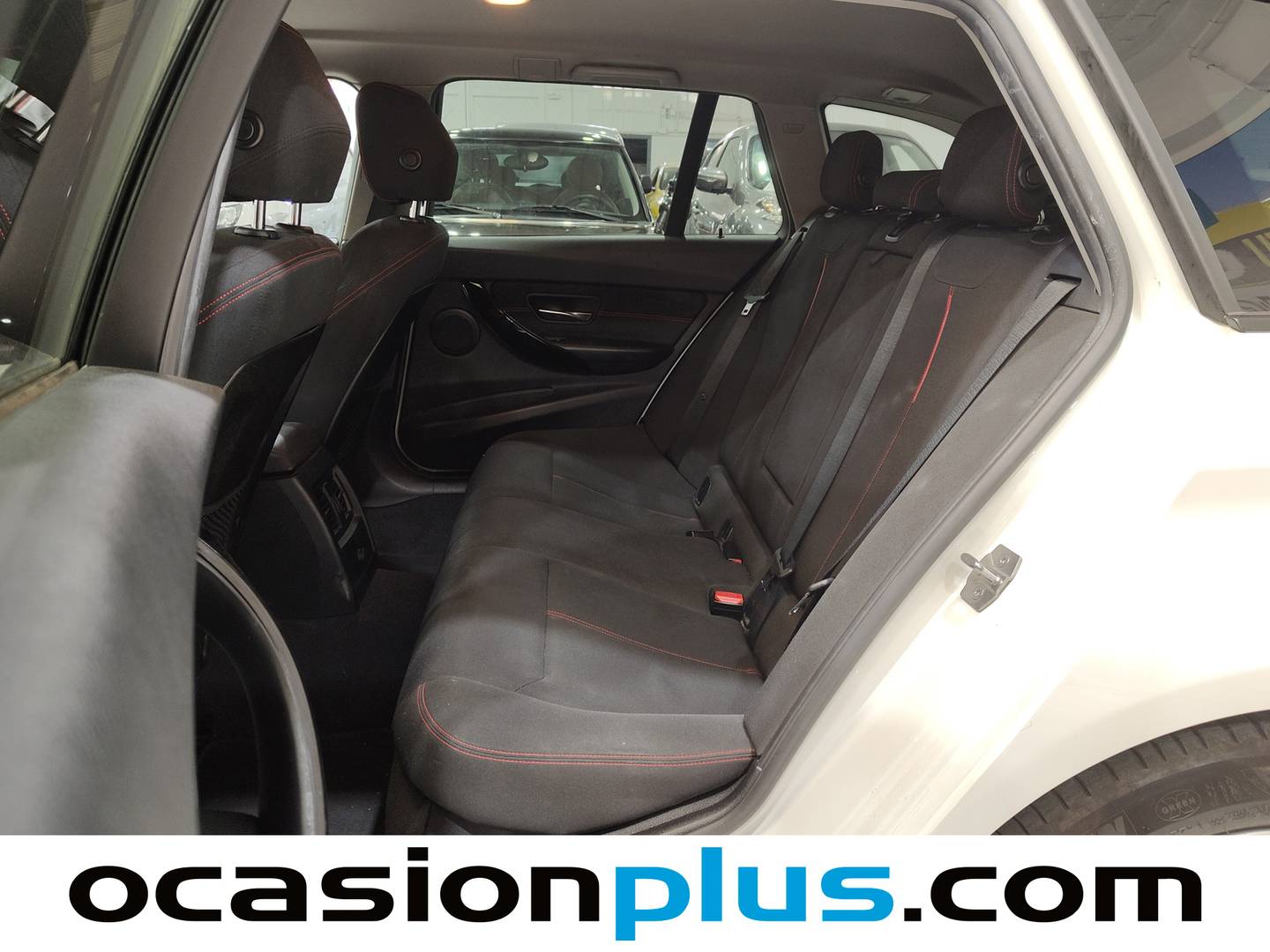 Foto asientos traseros BMW Serie 3 BMW Serie 3 318d Touring (143 CV)