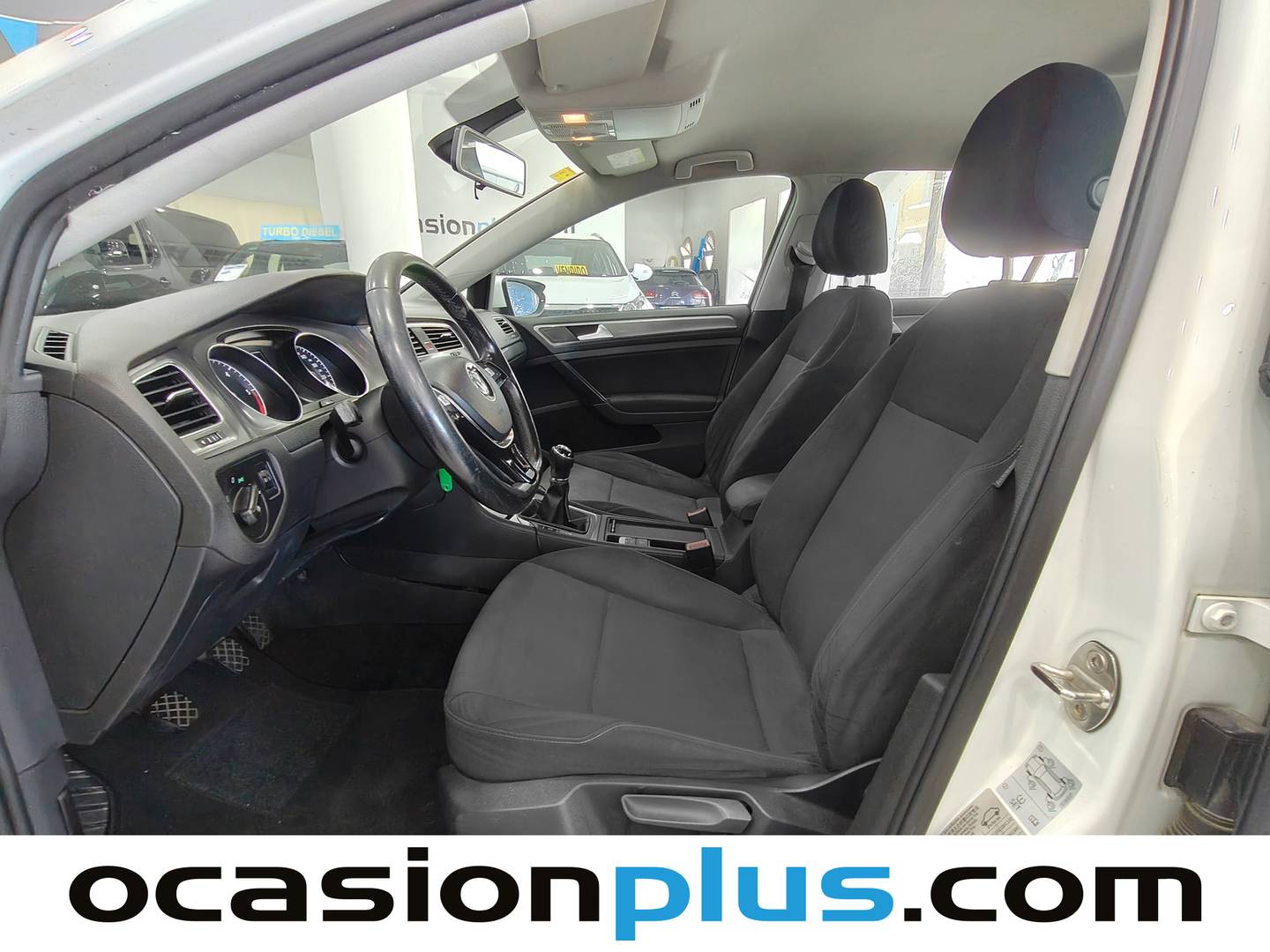 Foto asientos delanteros Volkswagen Golf Volkswagen Golf Business 1.6 TDI BMT (105 CV)