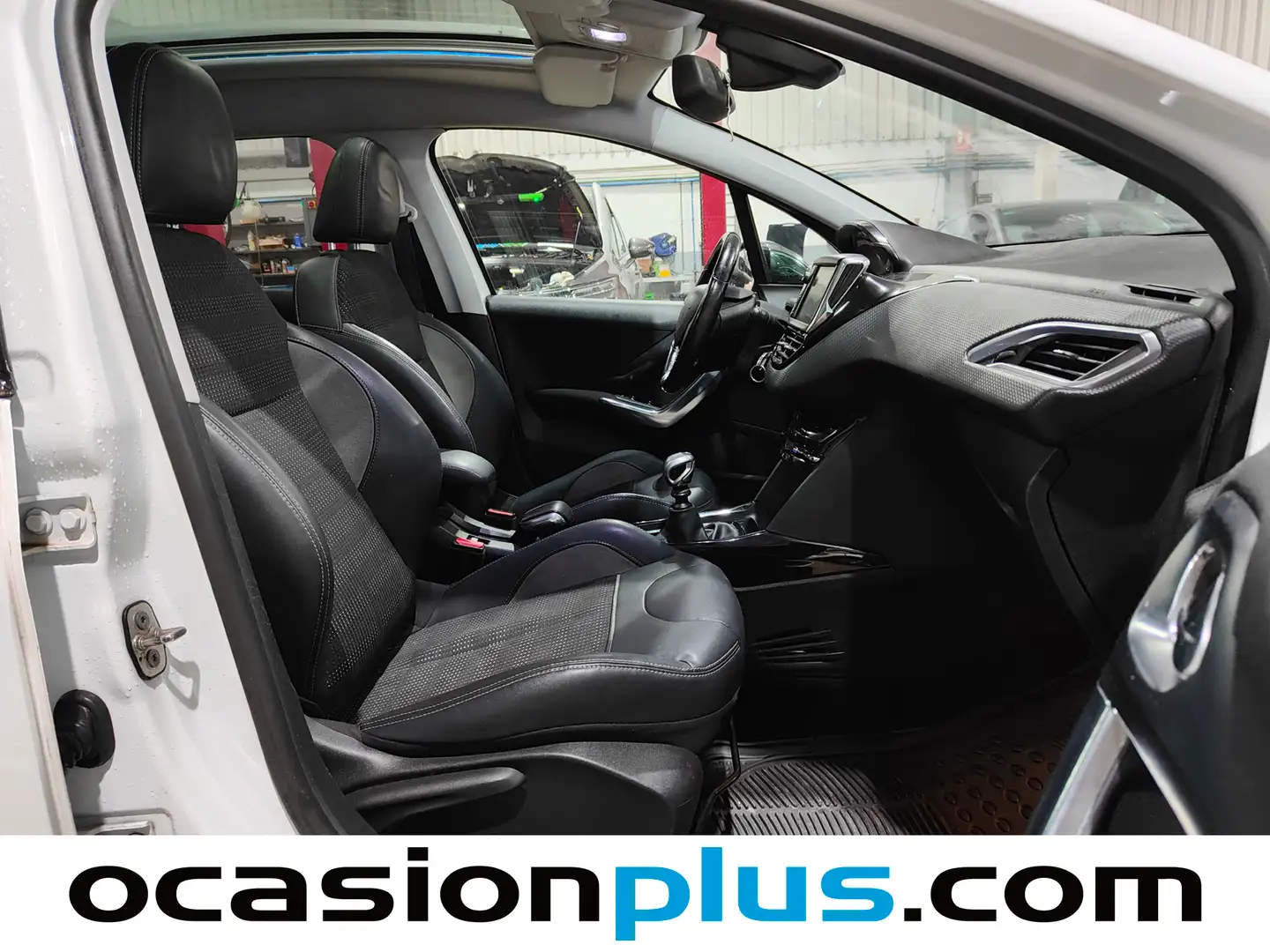 Foto Peugeot 2008 Peugeot 2008 PureTech 130 S&S Allure (130 CV)