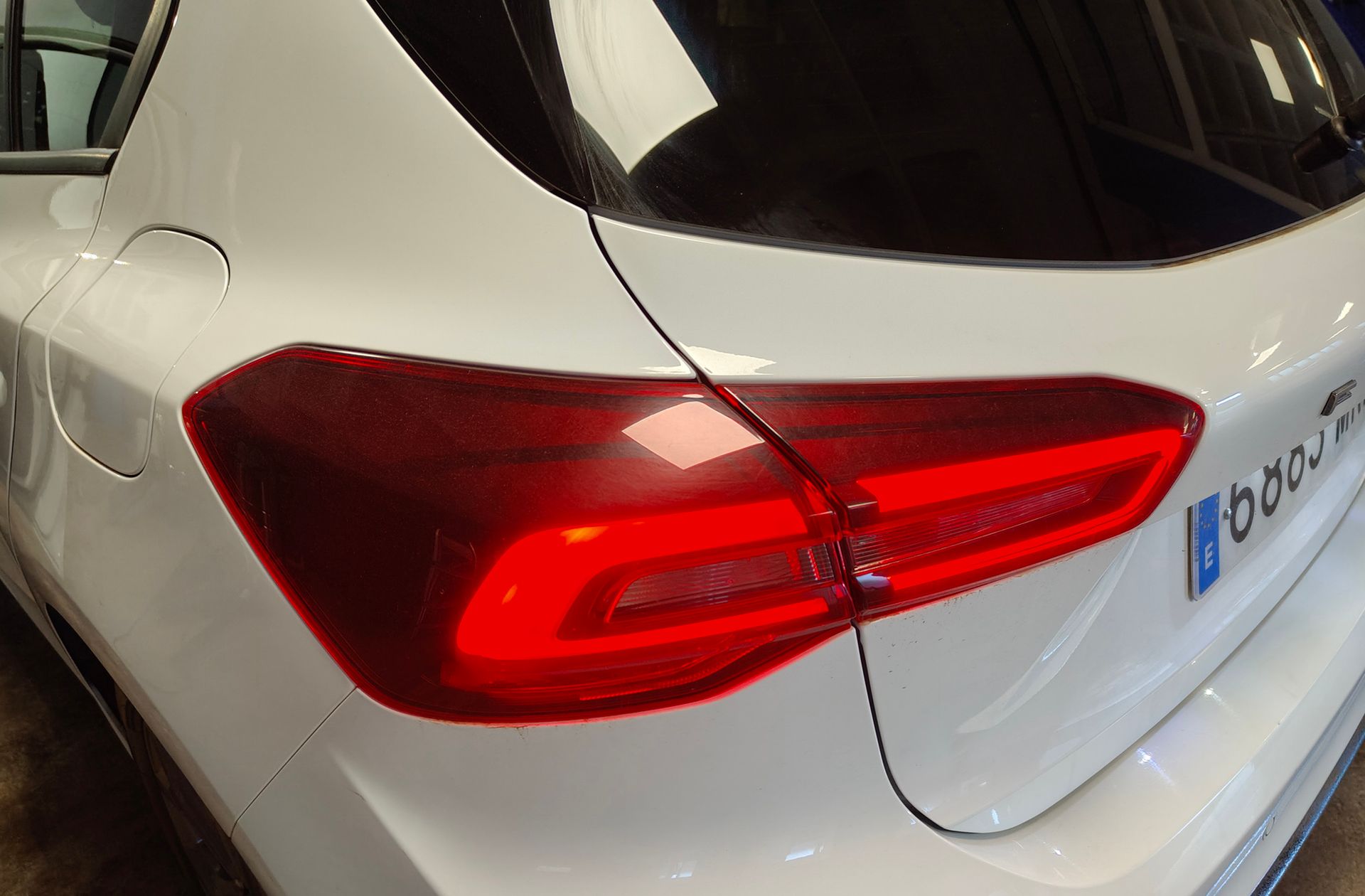 Ford Focus 1.0 EcoBoost MHEV ST-Line - foto 18