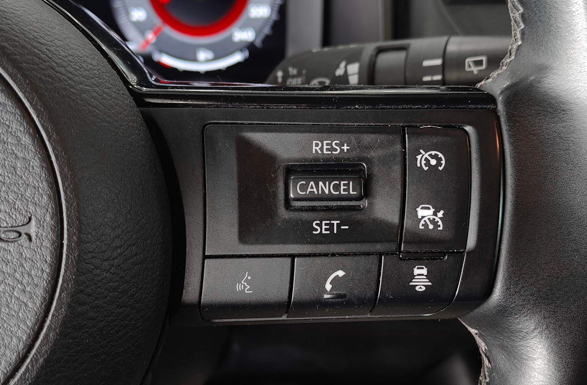 Nissan Qashqai DIG-T 140 N-Connecta - foto 30