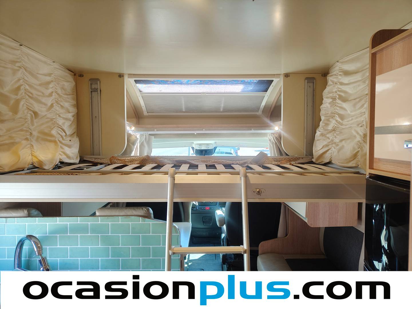 Equipamiento del GiottiLine Sienna GiottiLine Sienna 395 (140 Cv) 4 Plazas