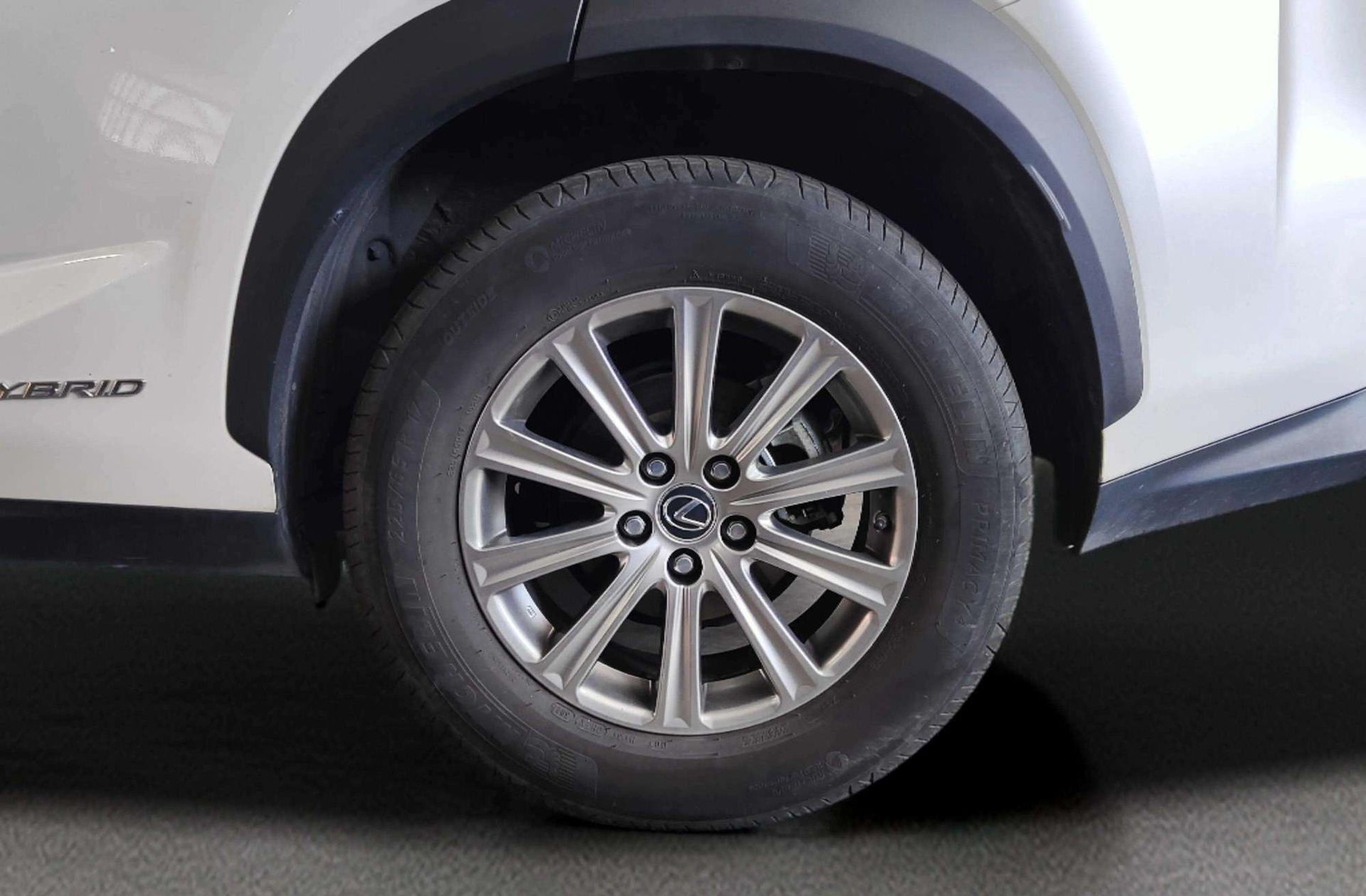 Lexus NX 300h Business Navigation 2WD - foto 41