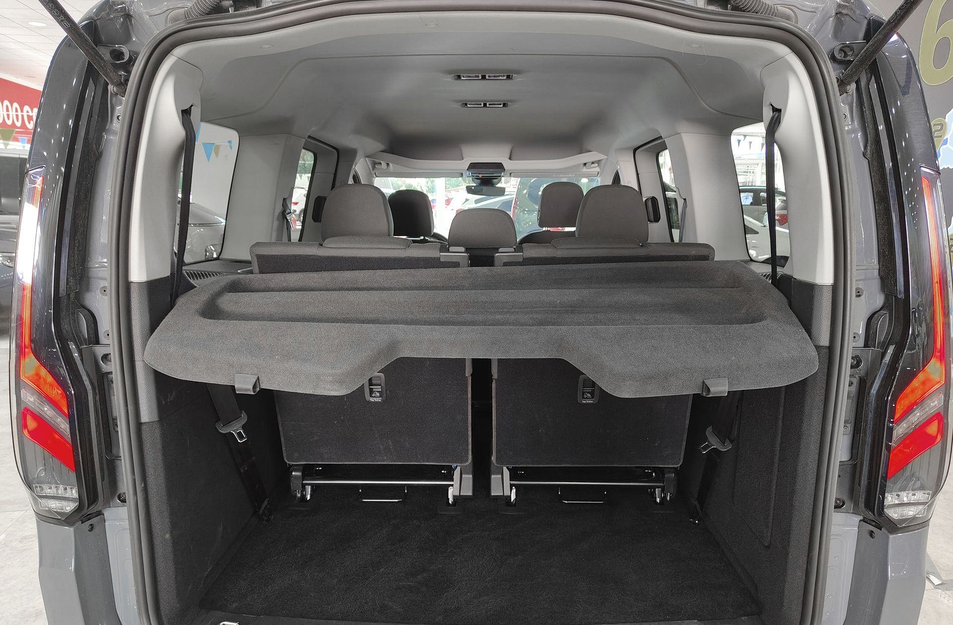Ford Tourneo Connect 2.0 EcoBlue Titanium 7 plazas - foto 18