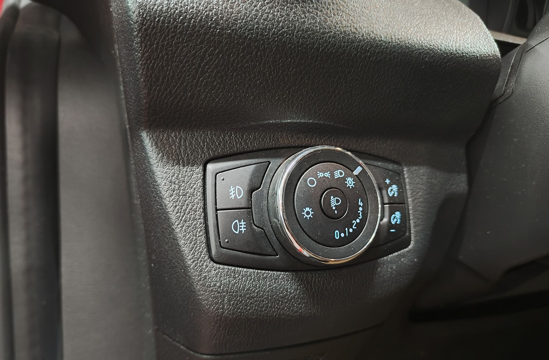 Ford Tourneo Courier 1.0 EcoBoost Sport - foto 21