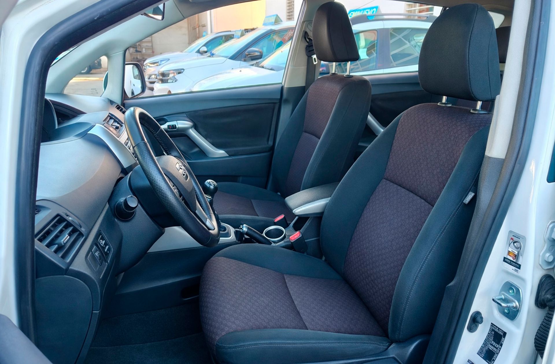 Toyota Verso 2.0 D-4D Active - foto 9