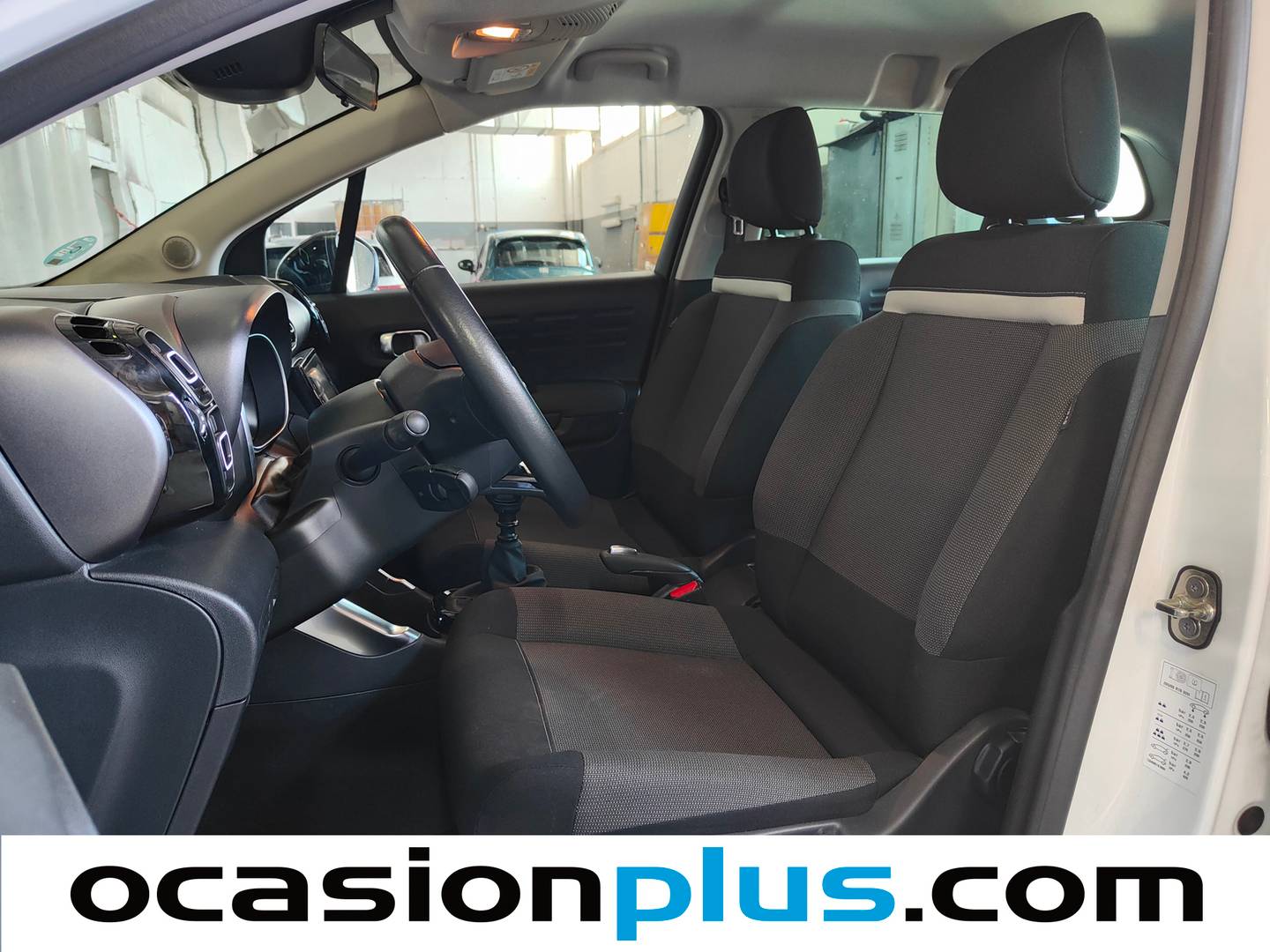 Foto asientos delanteros Citroën C3 Aircross Citroën C3 Aircross PureTech 110 S&S Plus (110 CV)