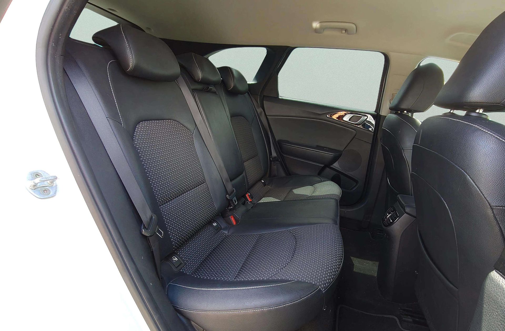 Kia Ceed 1.6 GDi PHEV E-Tech - foto 21