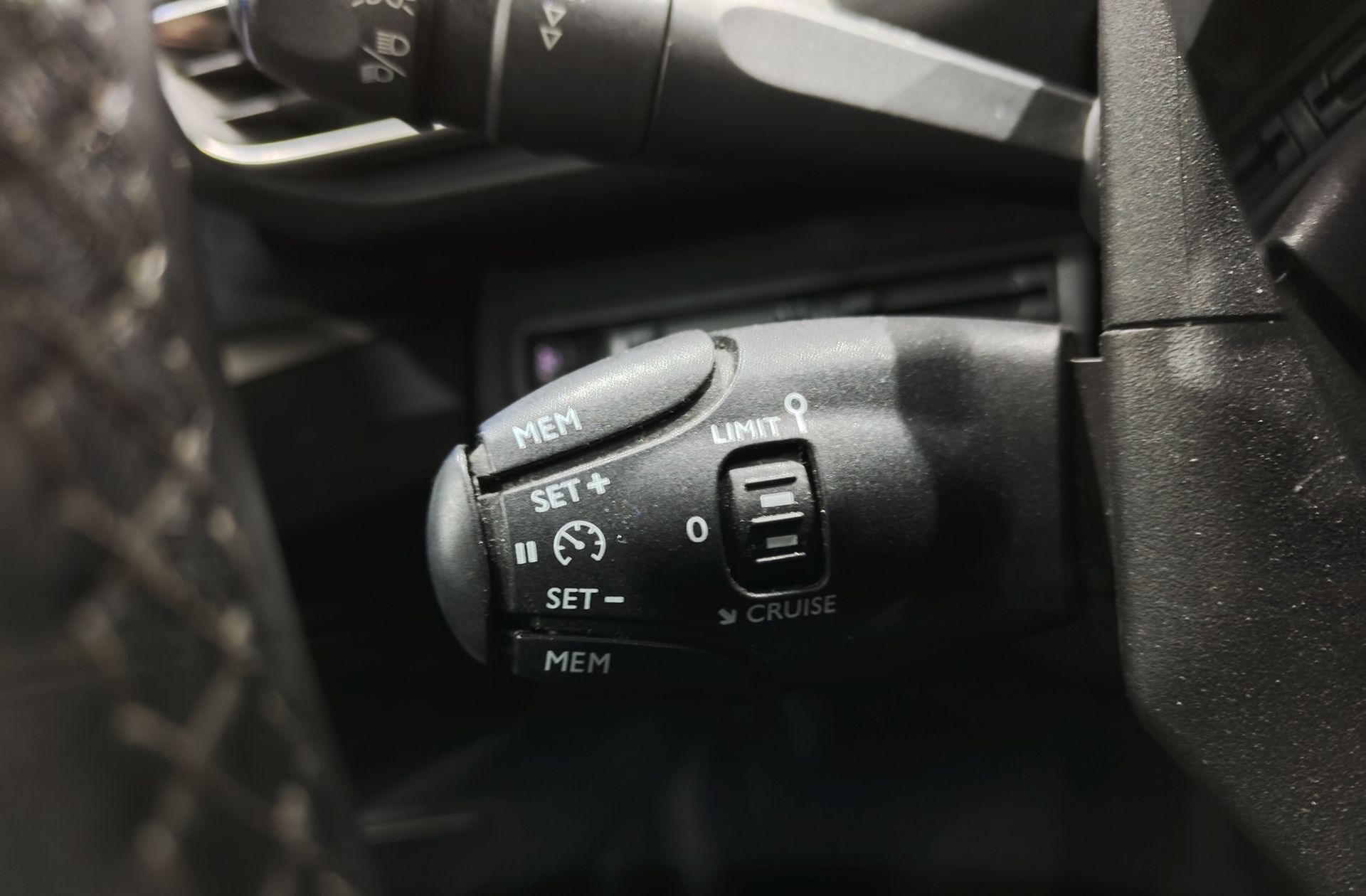 Peugeot 5008 BlueHDi 130 Allure 7 plazas - foto 25