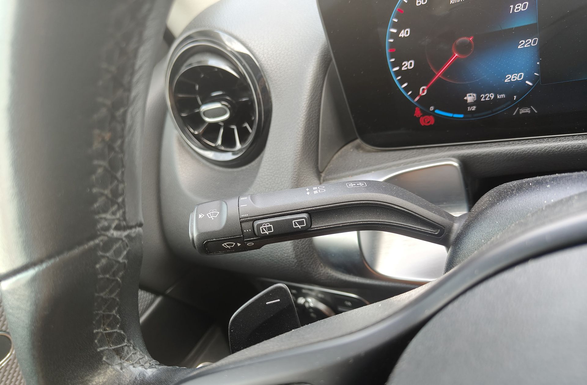 Mercedes-Benz GLB 180 - foto 29