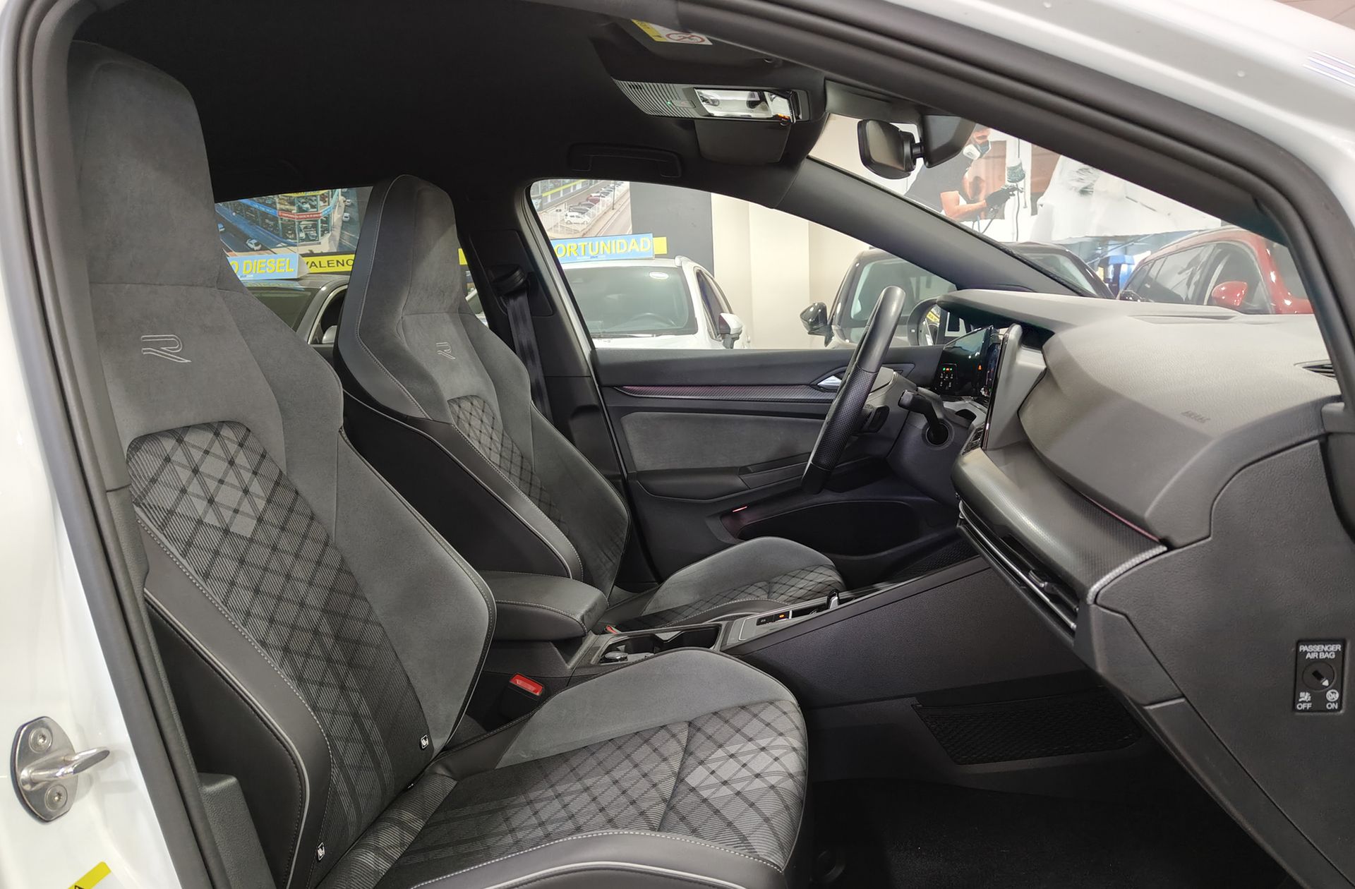 Volkswagen Golf R-Line 1.5 eTSI DSG - foto 21