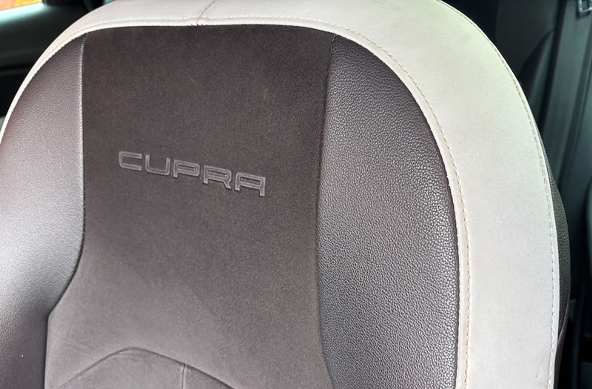 SEAT León 2.0 TSI Cupra DSG - foto 7