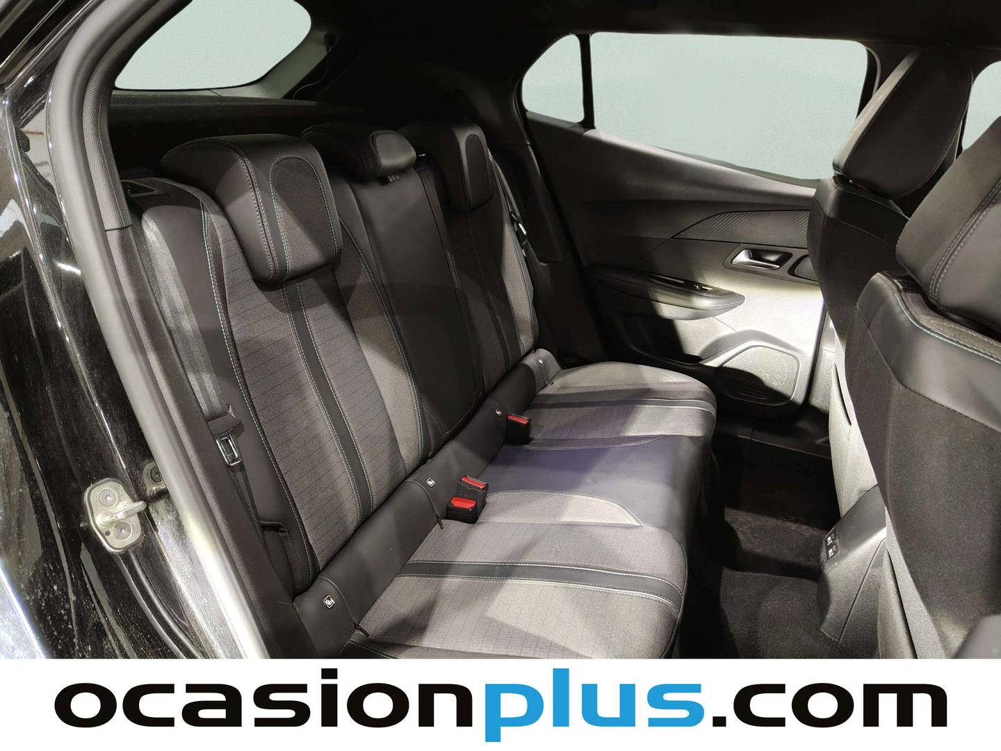 Foto Peugeot 2008 Peugeot 2008 PureTech 130 S&S Allure Pack (130 CV)