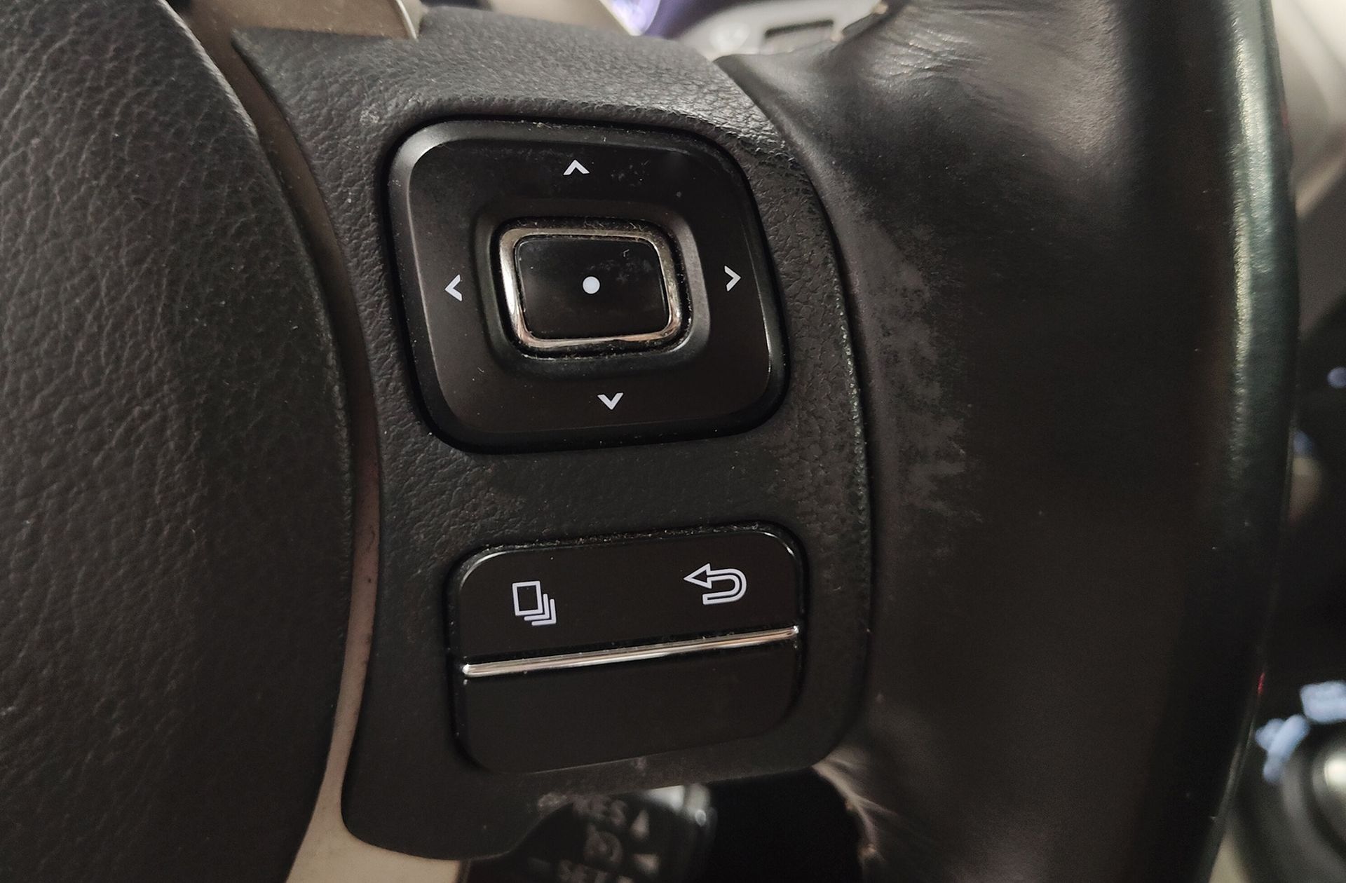 Lexus NX 300h Business Navigation 2WD - foto 30