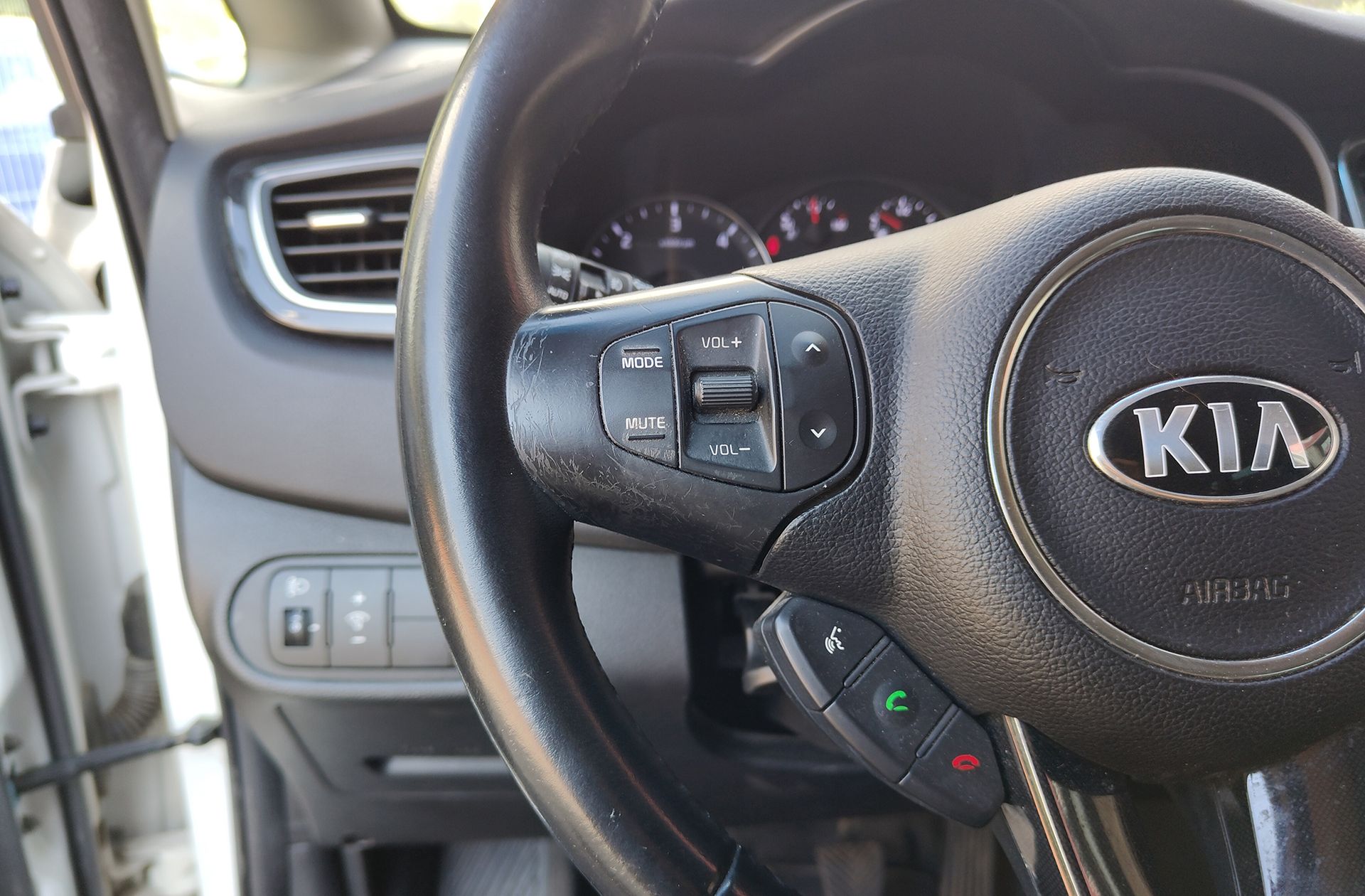 Kia Carens 1.7 CRDi VGT Eco-Dynamic Drive - foto 21