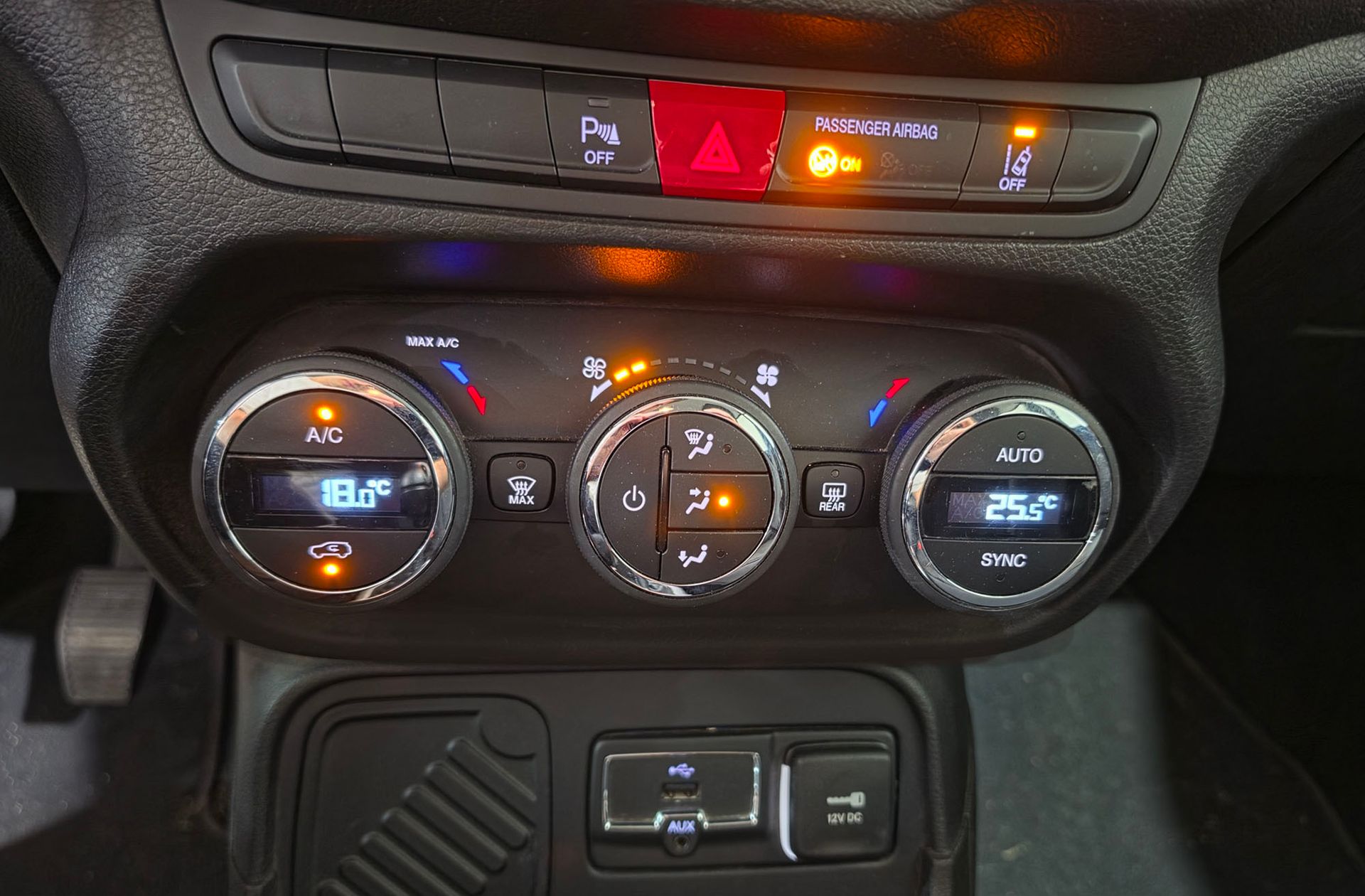 Jeep Renegade 1.6 MultiJet Limited 4x2 - foto 26