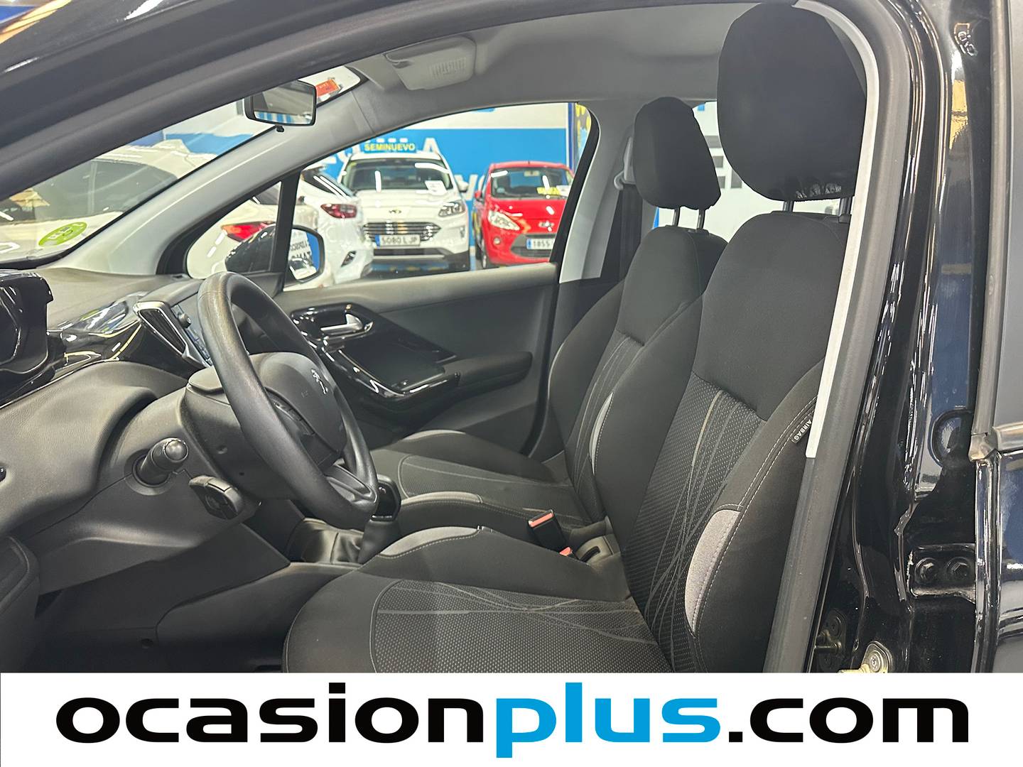 Foto asientos delanteros Peugeot 208 Peugeot 208 1.2 VTi Active (82 CV)