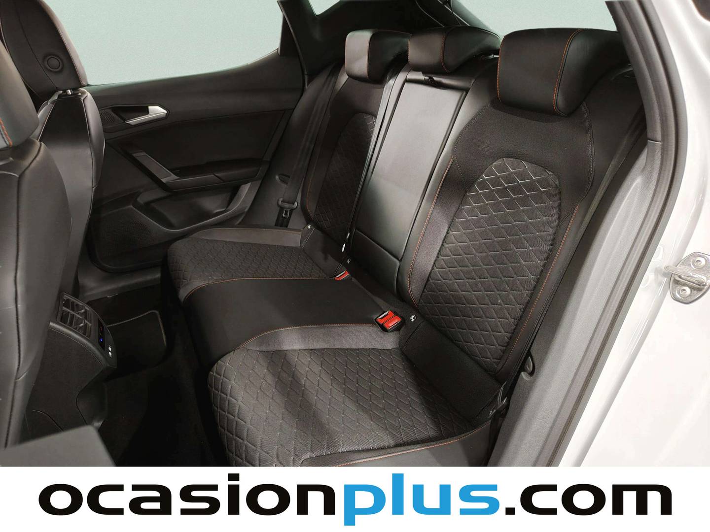 Foto asientos traseros Seat León Seat León 1.5 eTSI S&S FR Special Edition DSG (150 CV)