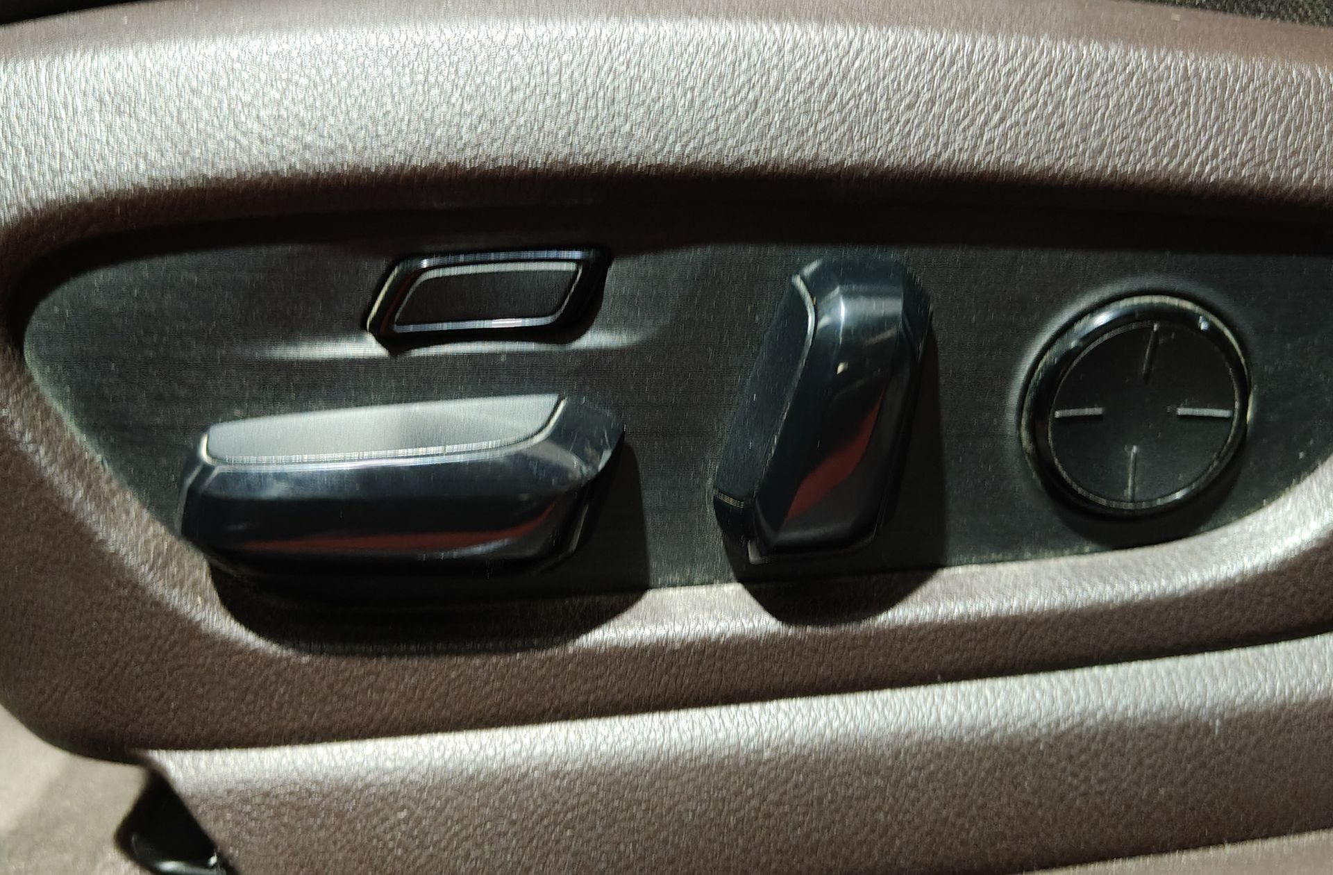 Lexus ES 300h Luxury - foto 9