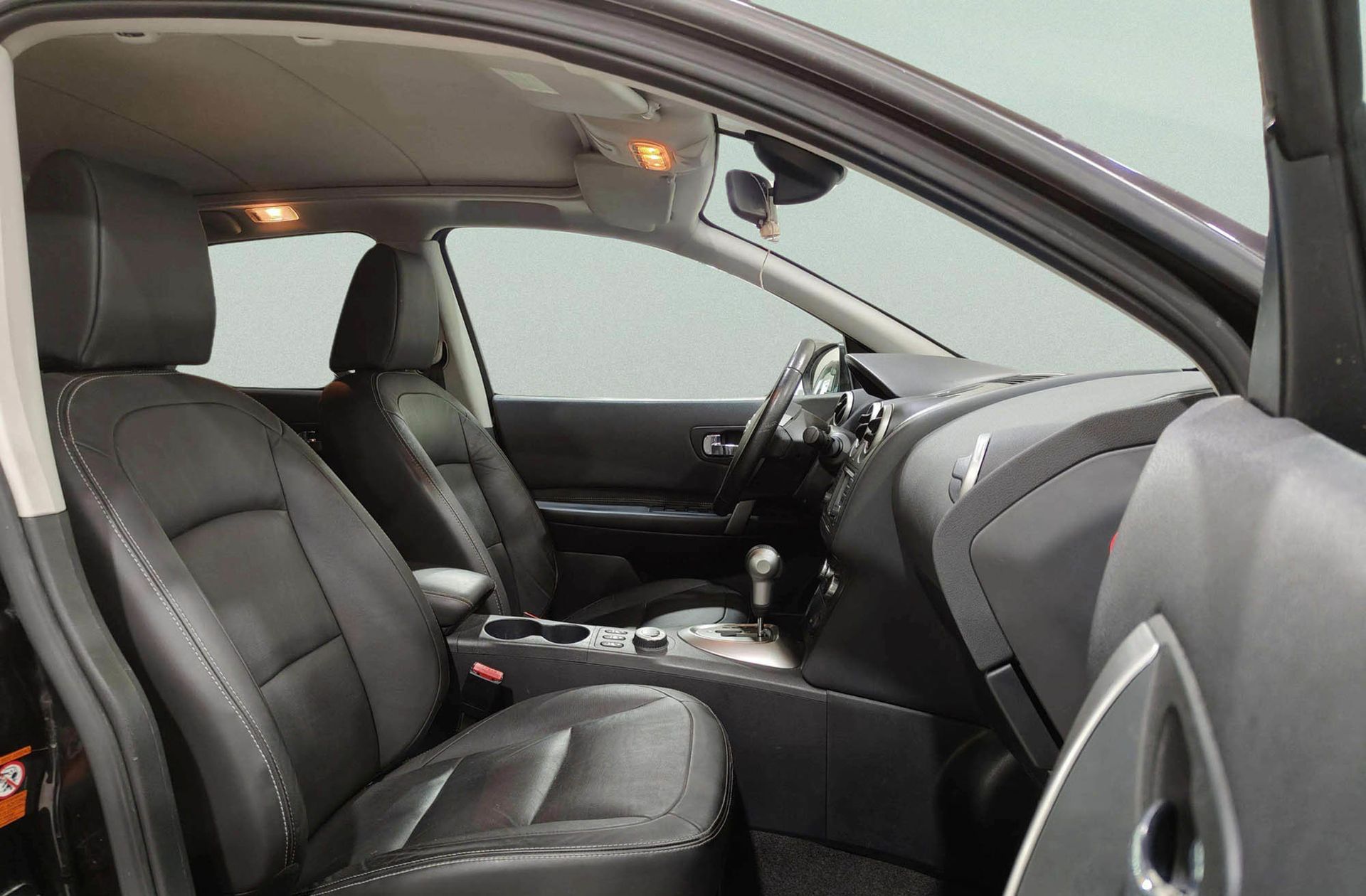 Nissan Qashqai 2.0 Tekna Premium 4x4 - foto 18