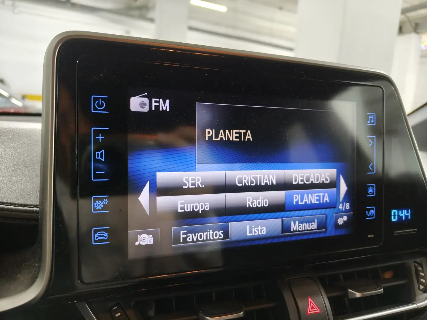 Foto Toyota C-HR Toyota C-HR 1.8 125H Advance (122 CV)