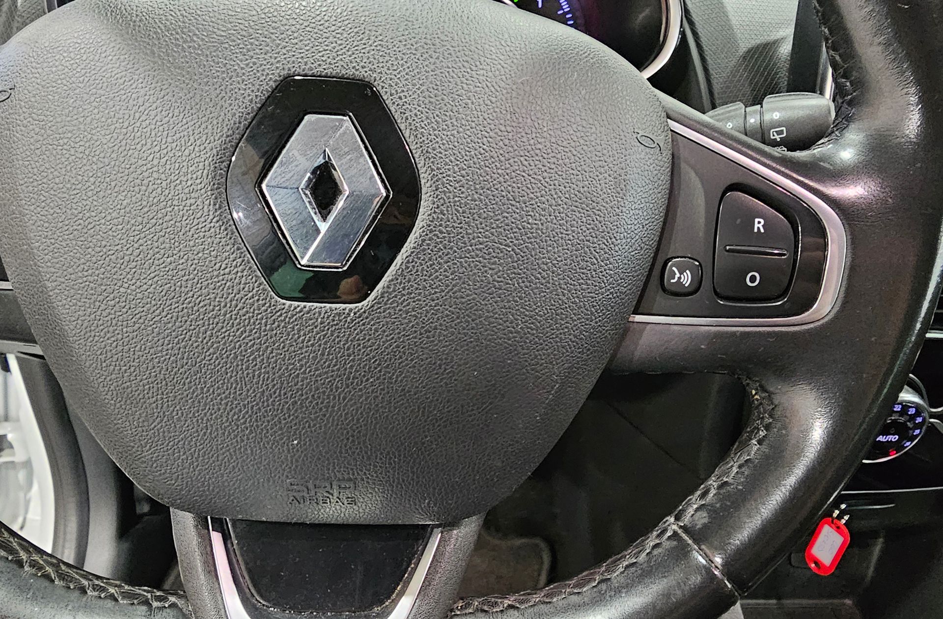 Renault Clio Zen TCe - foto 25