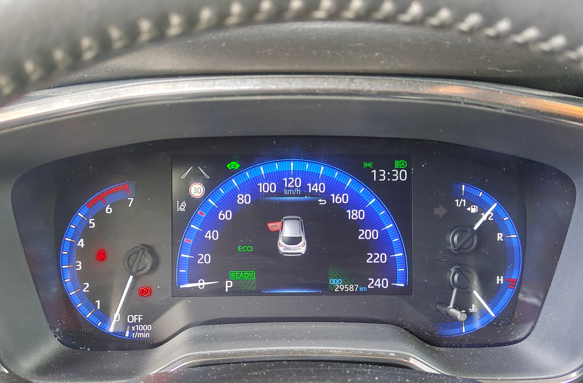 Toyota Corolla 1.8 125H Style E-CVT - foto 27
