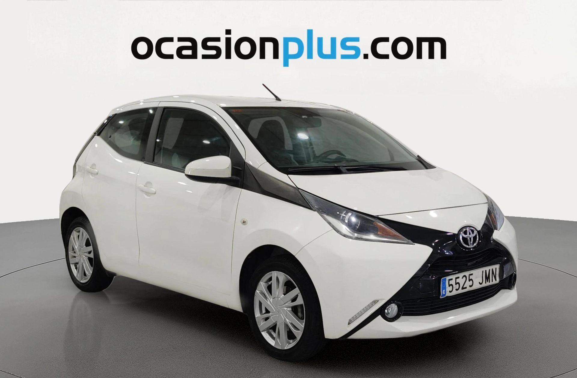 Toyota Aygo 1.0 70 x-play - foto 2