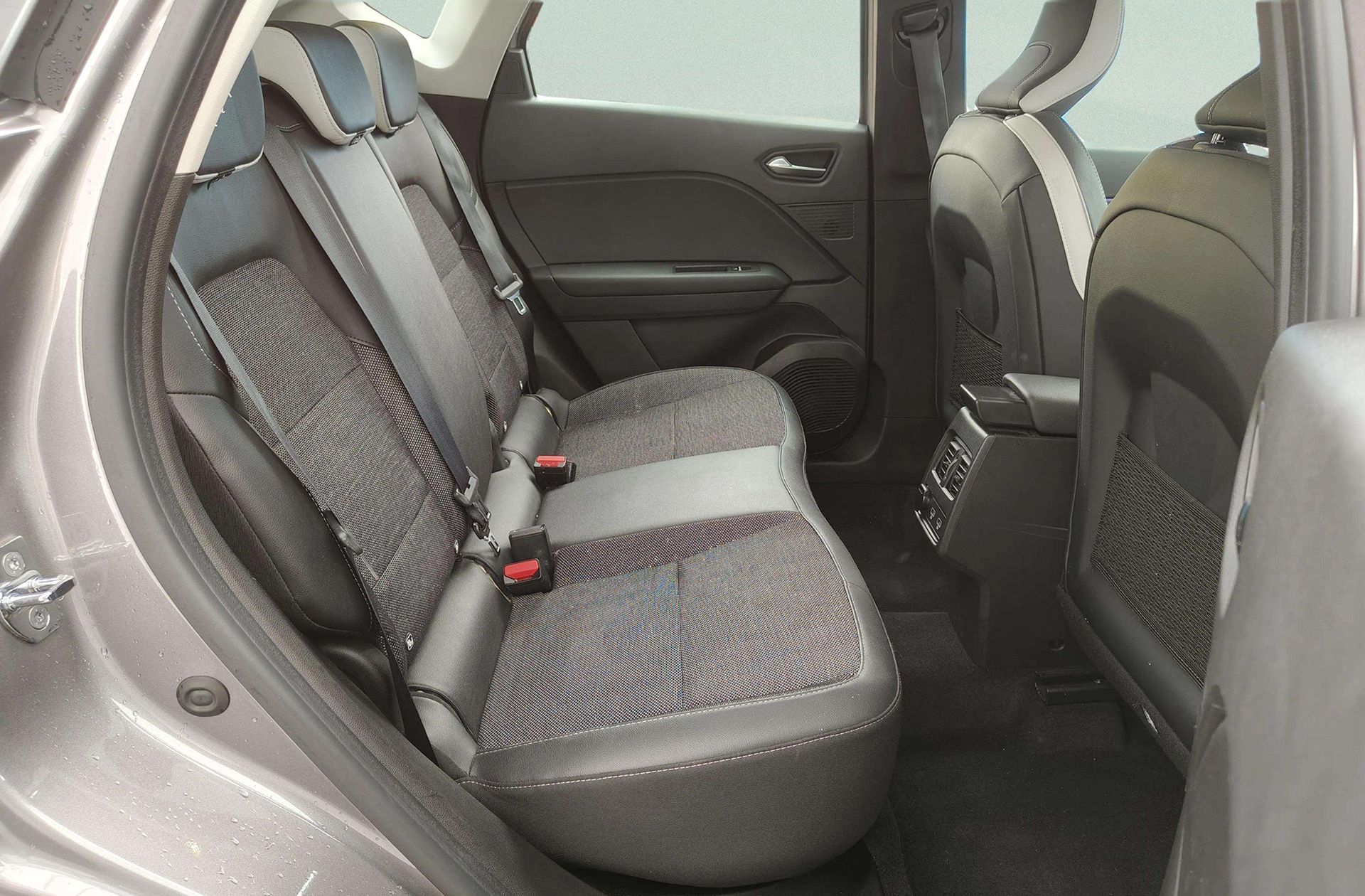 Renault Captur Zen E-Tech Híbrido enchufable - foto 19