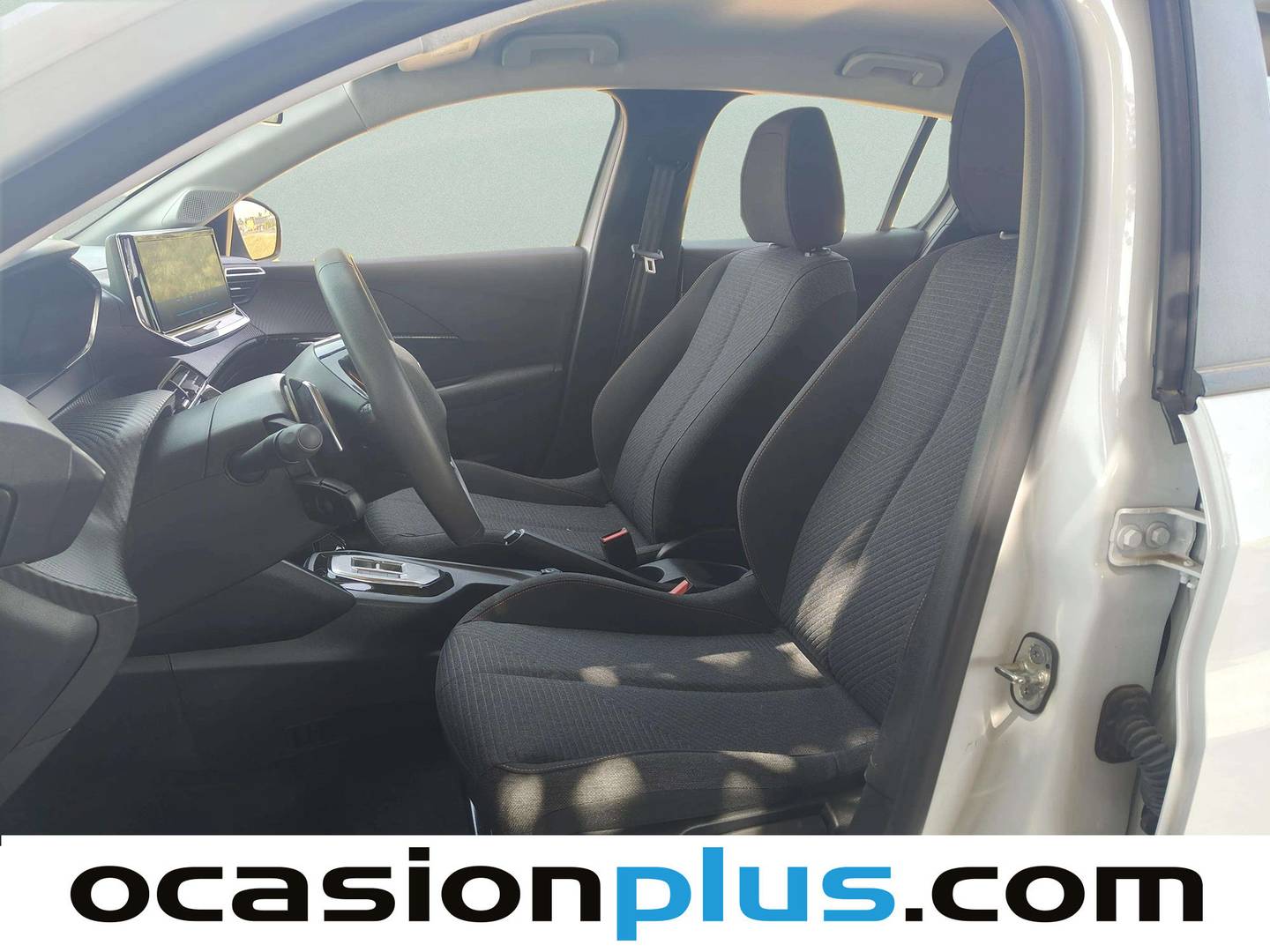 Foto asientos delanteros Peugeot 208 Peugeot 208 Style Hybrid 110 eDCS6 (110 CV)