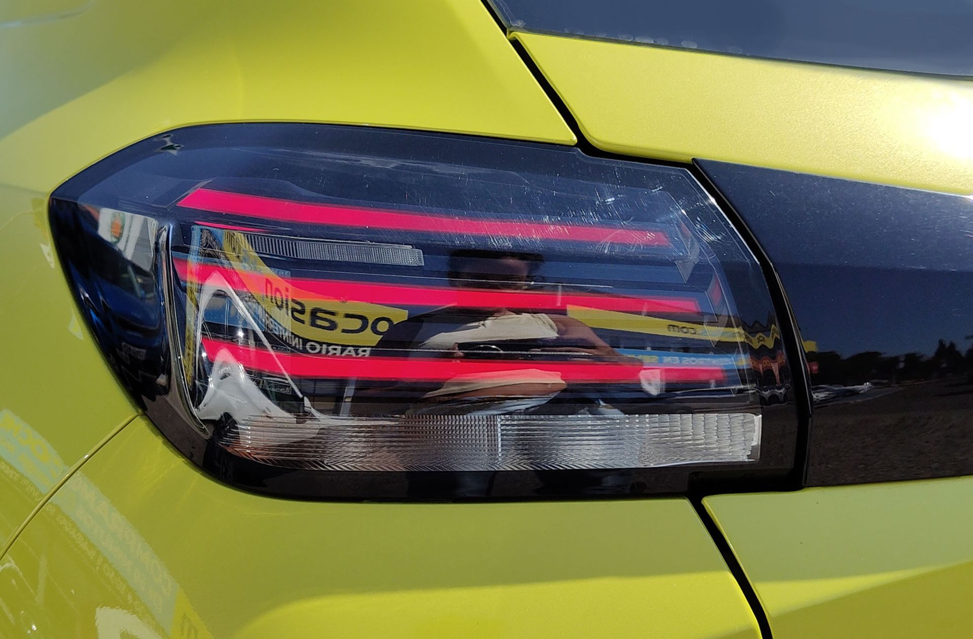 Peugeot 208 Style Hybrid 110 eDCS6 - foto 14