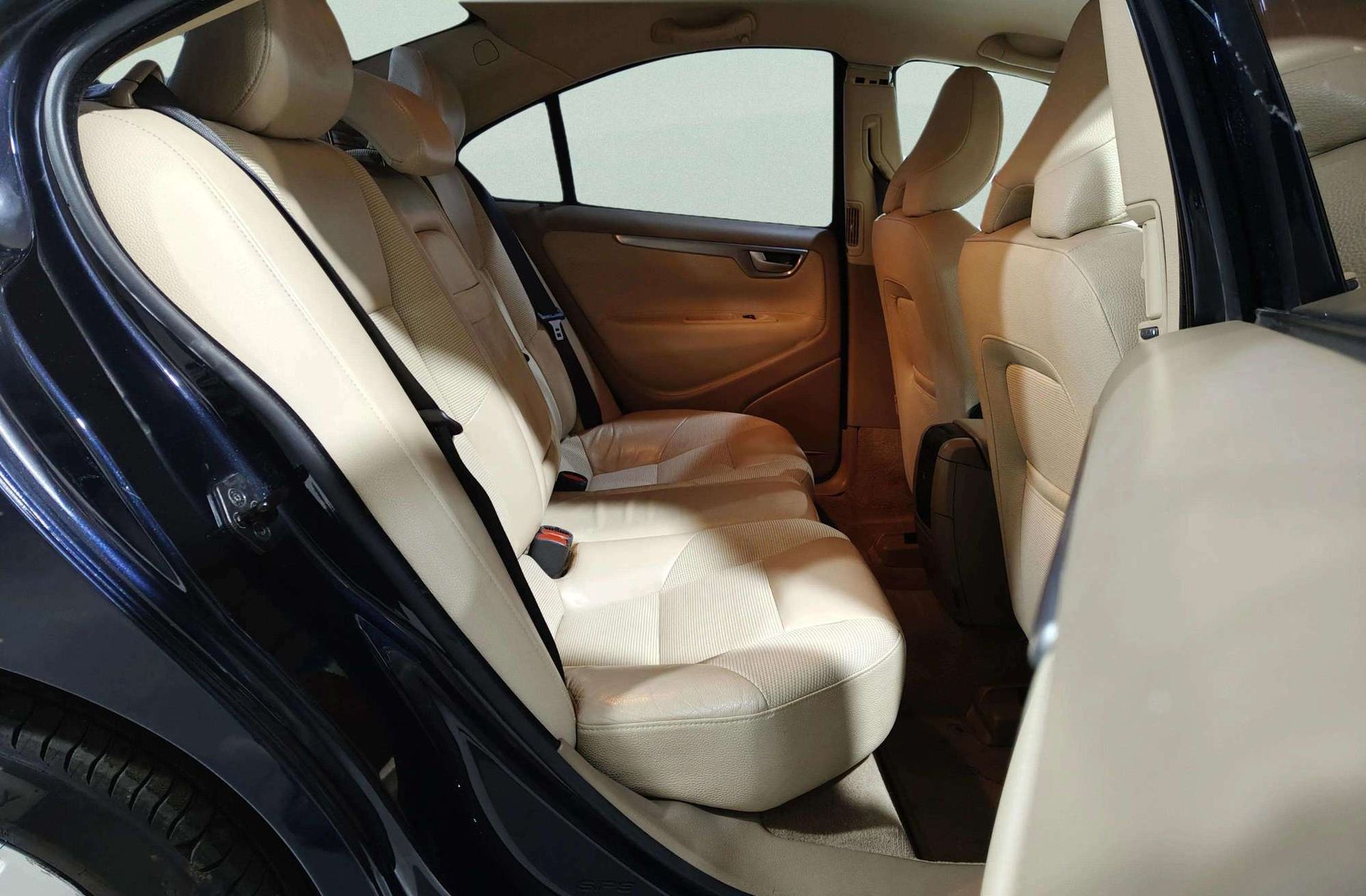 Volvo S60 2.4D Momentum - foto 12