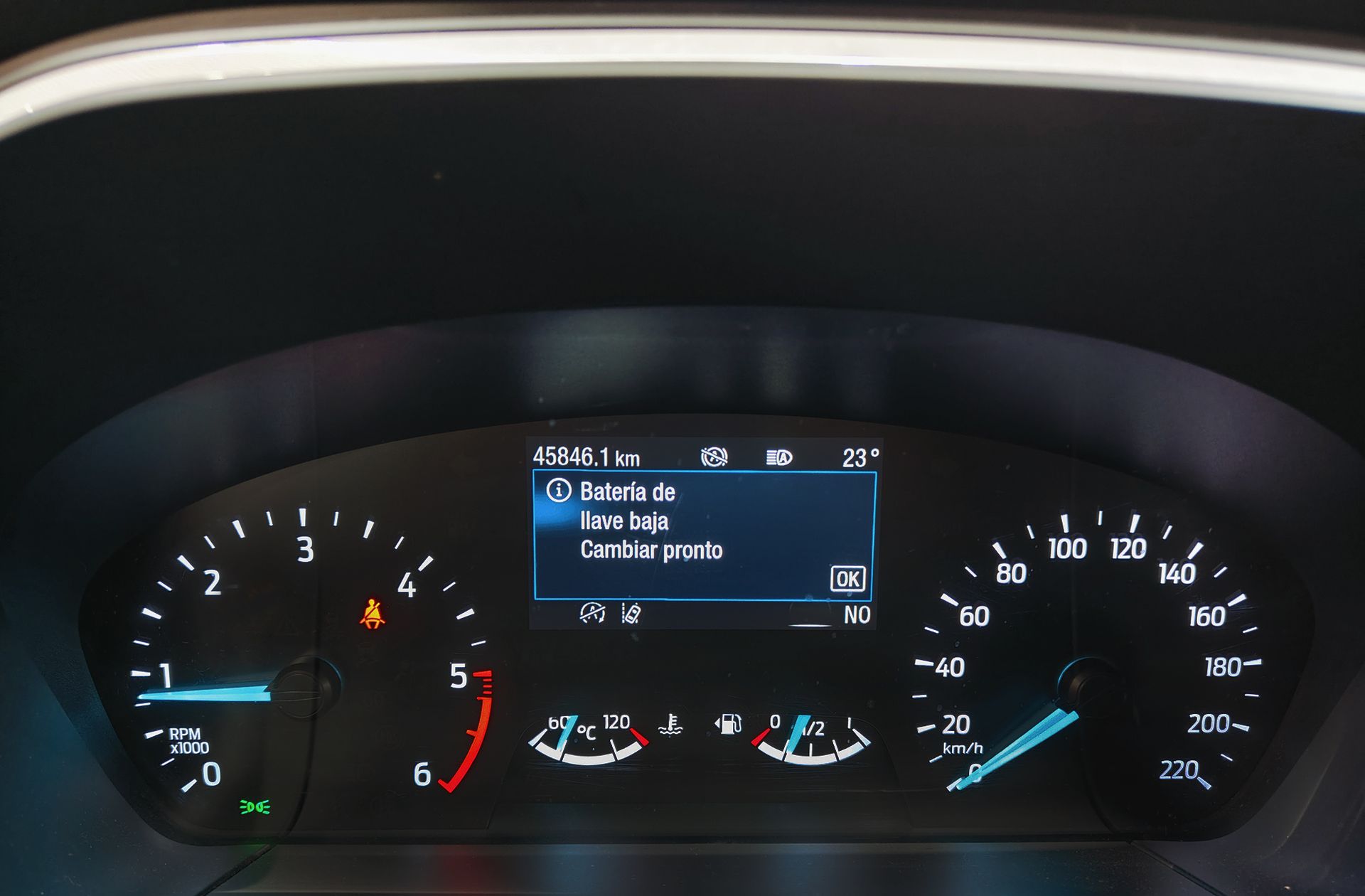 Ford Kuga 2.0 EcoBlue MHEV Titanium - foto 23